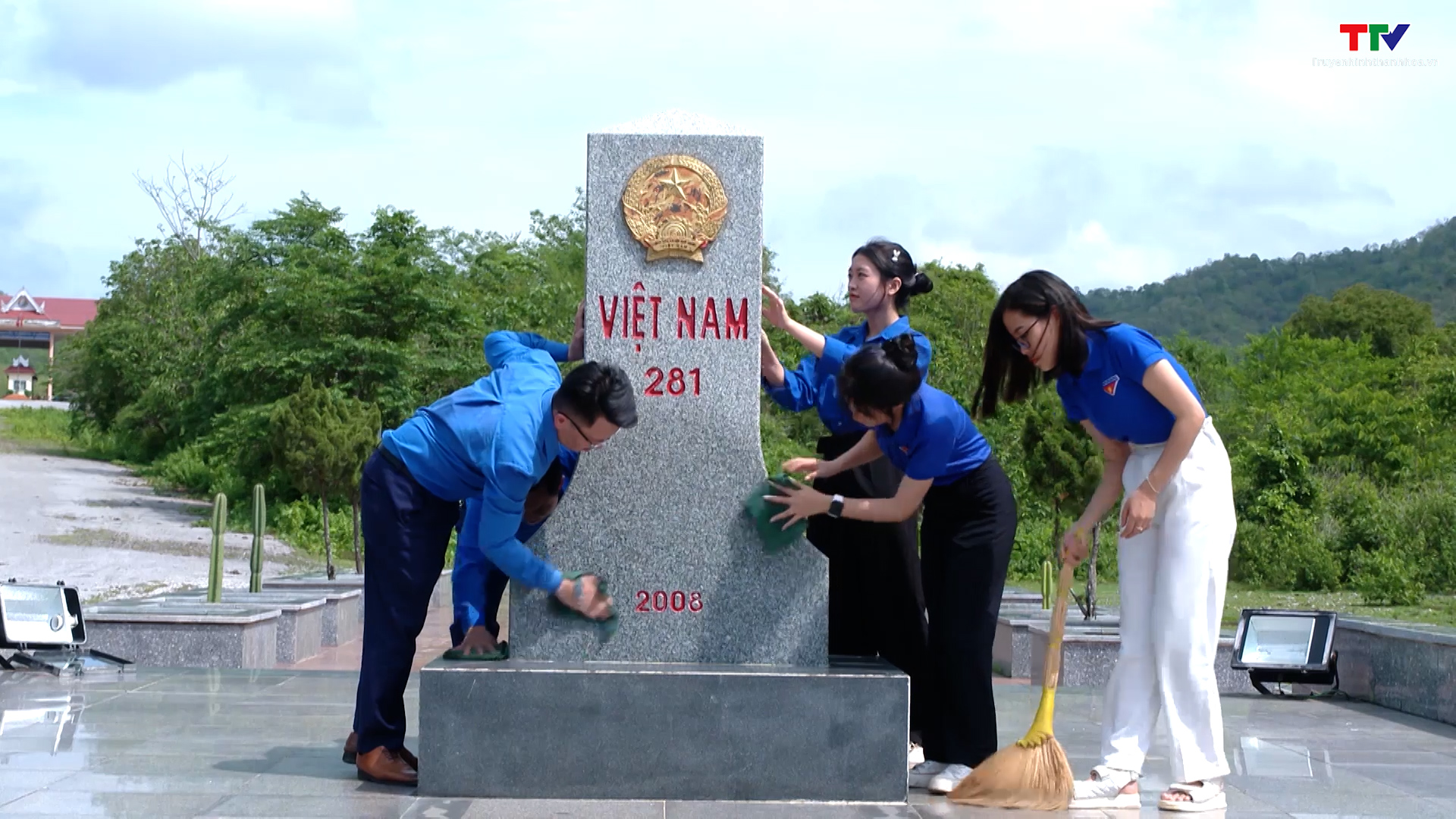 Đoàn Thanh niên Cộng sản Hồ Chí Minh huyện Mường Lát nỗ lực vượt khó - Ảnh 3. Đoàn Thanh niên Cộng sản Hồ Chí Minh huyện Mường Lát nỗ lực vượt khó - Ảnh 3.