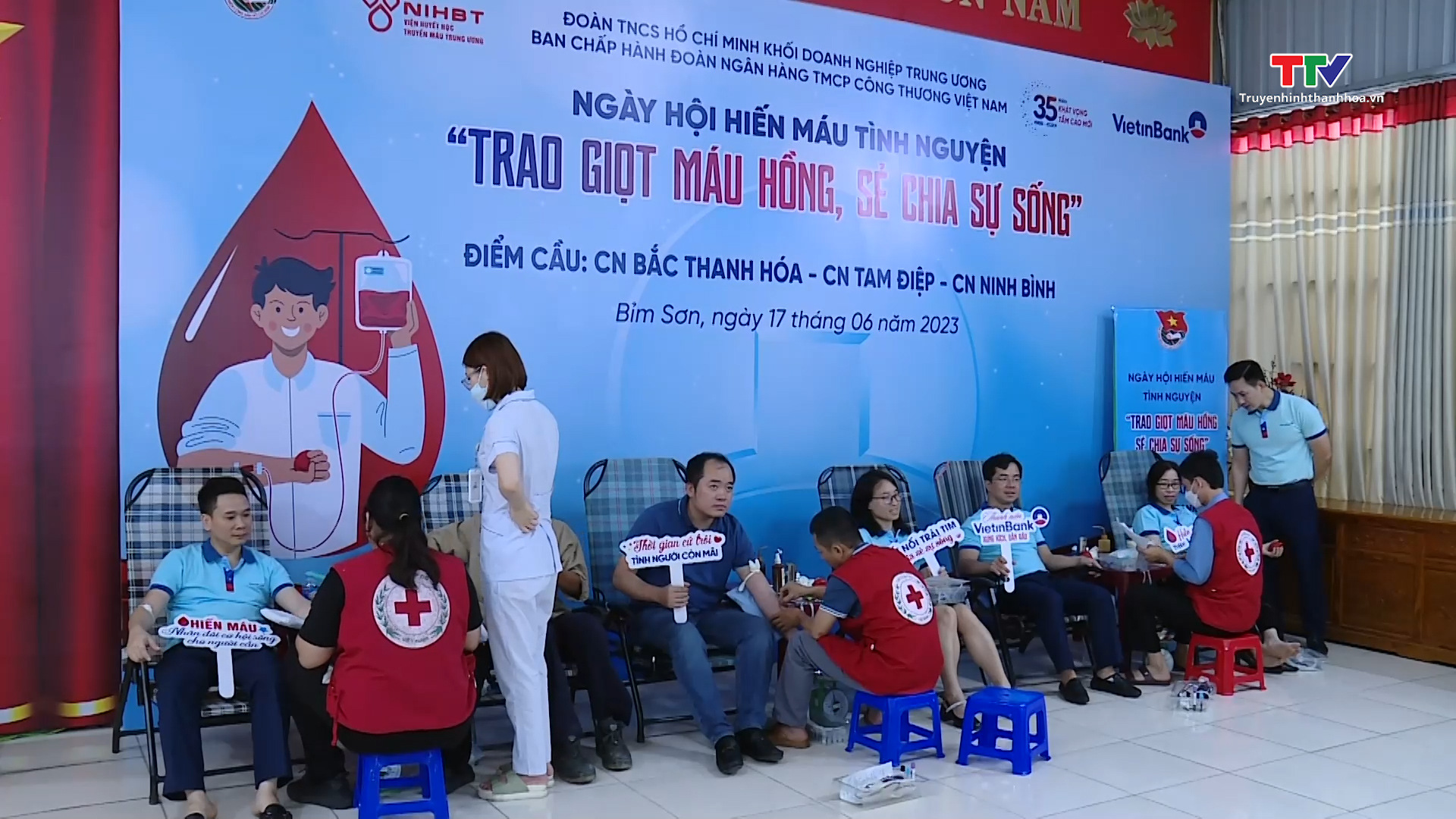 Ngân hàng VietinBank chi nhánh Bắc Thanh Hóa tích cực tham gia phong trào hiến máu tình nguyện - Ảnh 3.