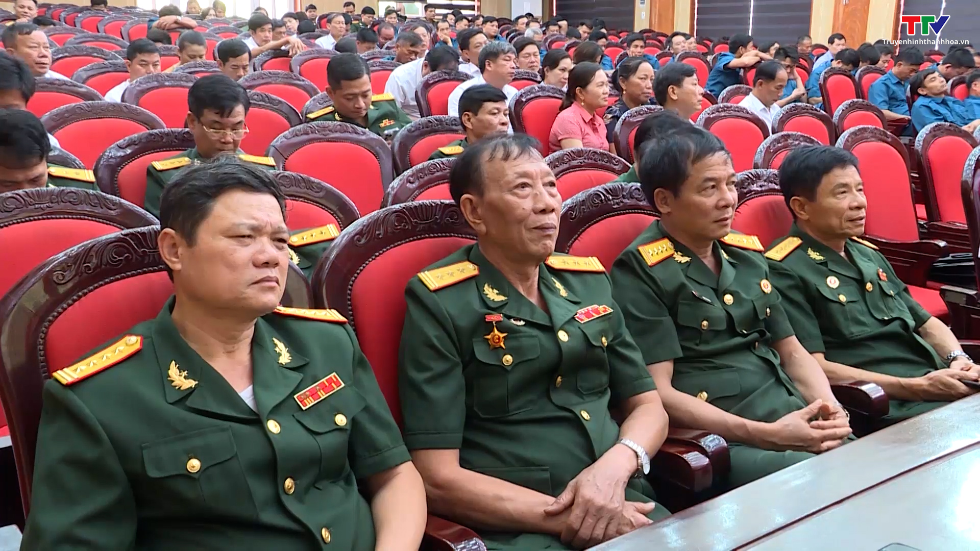 Lễ kỷ niệm 75 năm thành lập lực lượng vũ trang Hoằng Hóa - Ảnh 3. Lễ kỷ niệm 75 năm thành lập lực lượng vũ trang Hoằng Hóa - Ảnh 3.