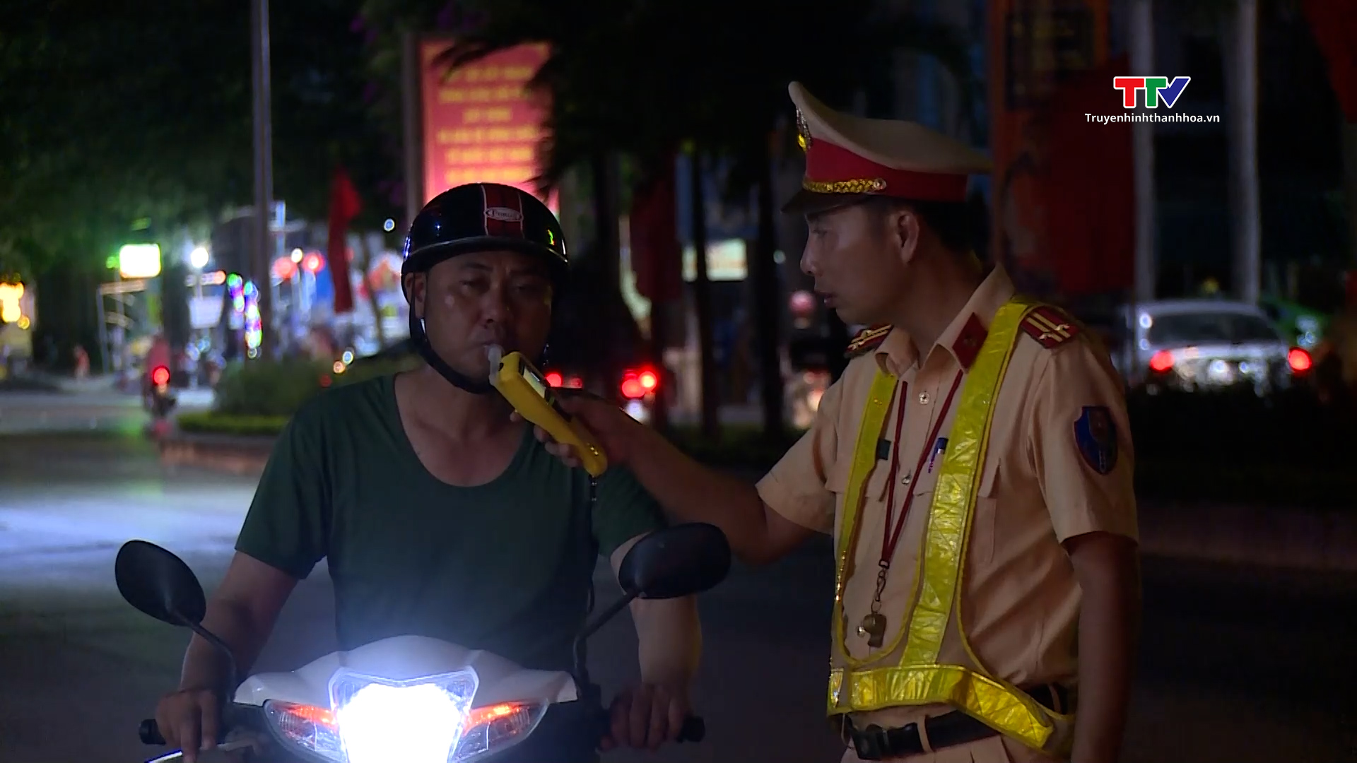 Công an thành phố Thanh Hoá tăng cường xử lý người diều khiển phương tiện vi phạm nồng độ cồn  - Ảnh 4.