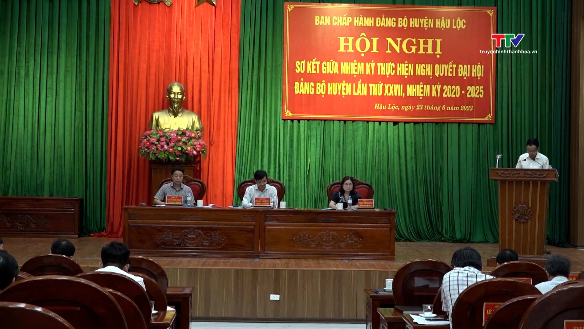 Huyện Hậu Lộc Sơ kết giữa nhiệm kỳ thực hiện Nghị quyết Đại hội Đảng bộ huyện lần thứ XXVII - Ảnh 2.
