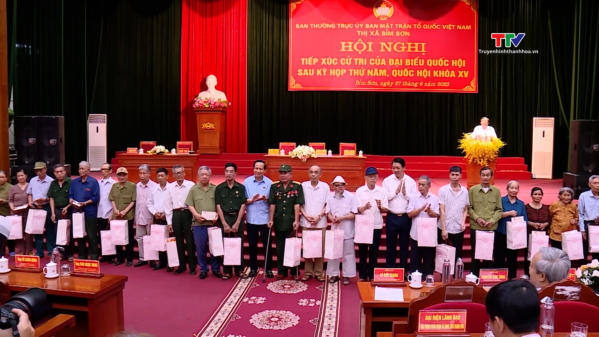 Đại biểu Quốc hội tiếp xúc cử tri huyện Nga Sơn và thị xã Bỉm Sơn - Ảnh 5.