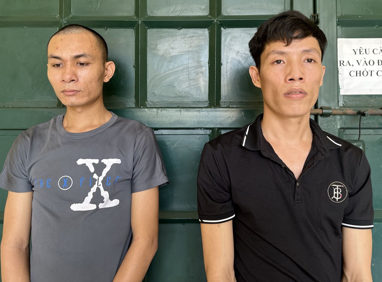 Công an thị xã Nghi Sơn bắt 2 đối tượng trộm cắp điện thoại di động - Ảnh 1.