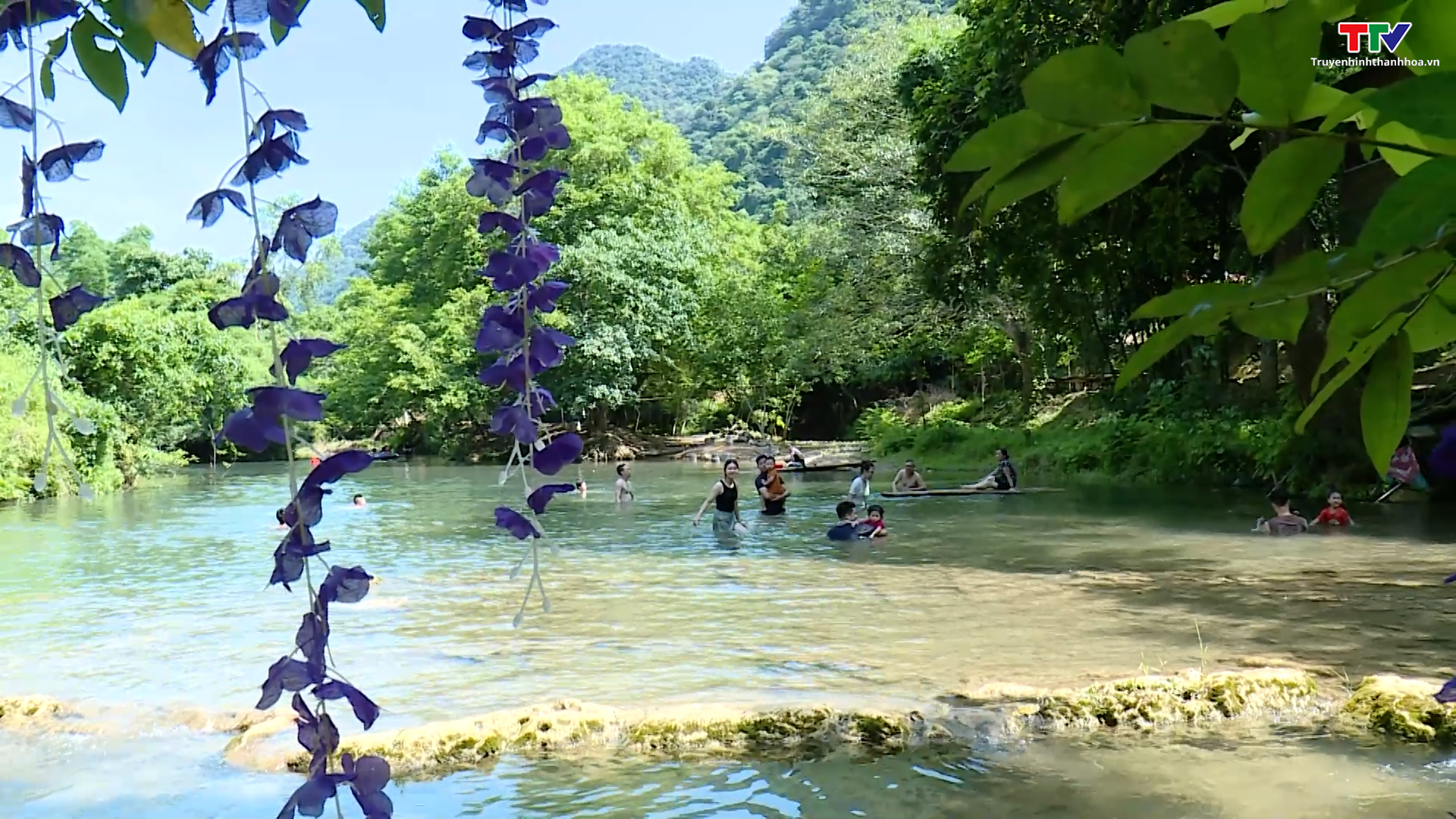 Sông, suối, thác - Món quà từ thiên nhiên hấp dẫn du khách - Ảnh 2.