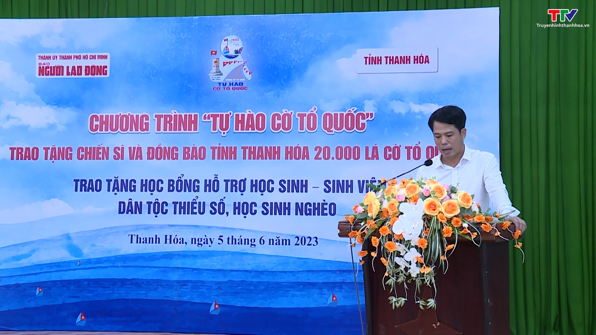 Báo Người lao động trao tặng 20.000 lá cờ Tổ quốc cho tỉnh Thanh Hóa - Ảnh 5.