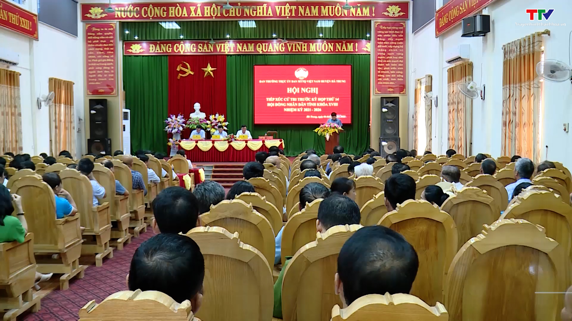 Đại biểu Hội đồng Nhân dân tỉnh tiếp xúc cử tri huyện Hà Trung - Ảnh 3.