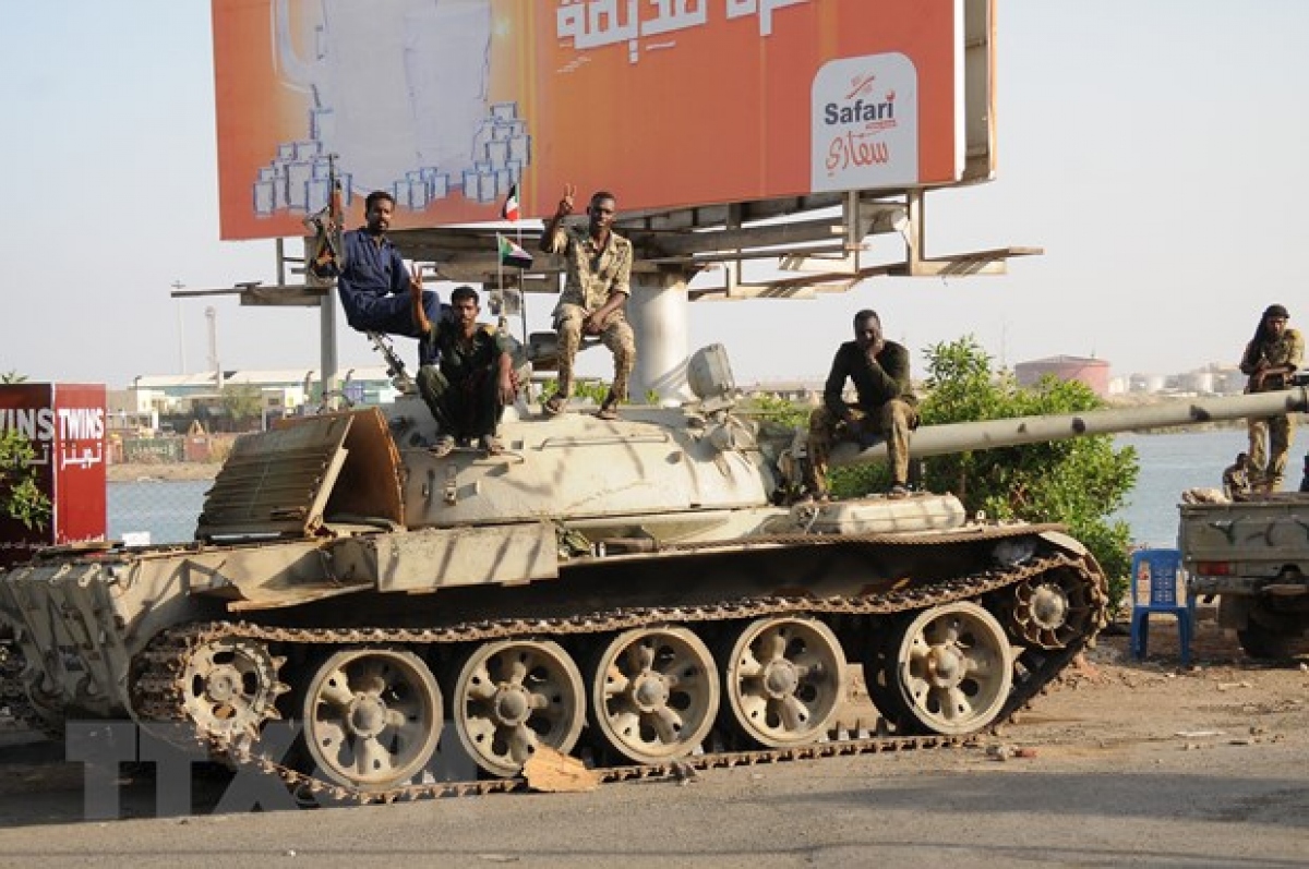 Giao tranh leo thang ở Khartoum sau khi lệnh ngừng bắn hết hiệu lực - Ảnh 1.