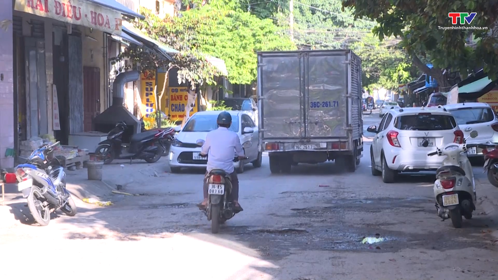 Nhiều tuyến đường tại thành phố Thanh Hoá xuống cấp tiềm ẩn nguy cơ mất an toàn giao thông  - Ảnh 2.