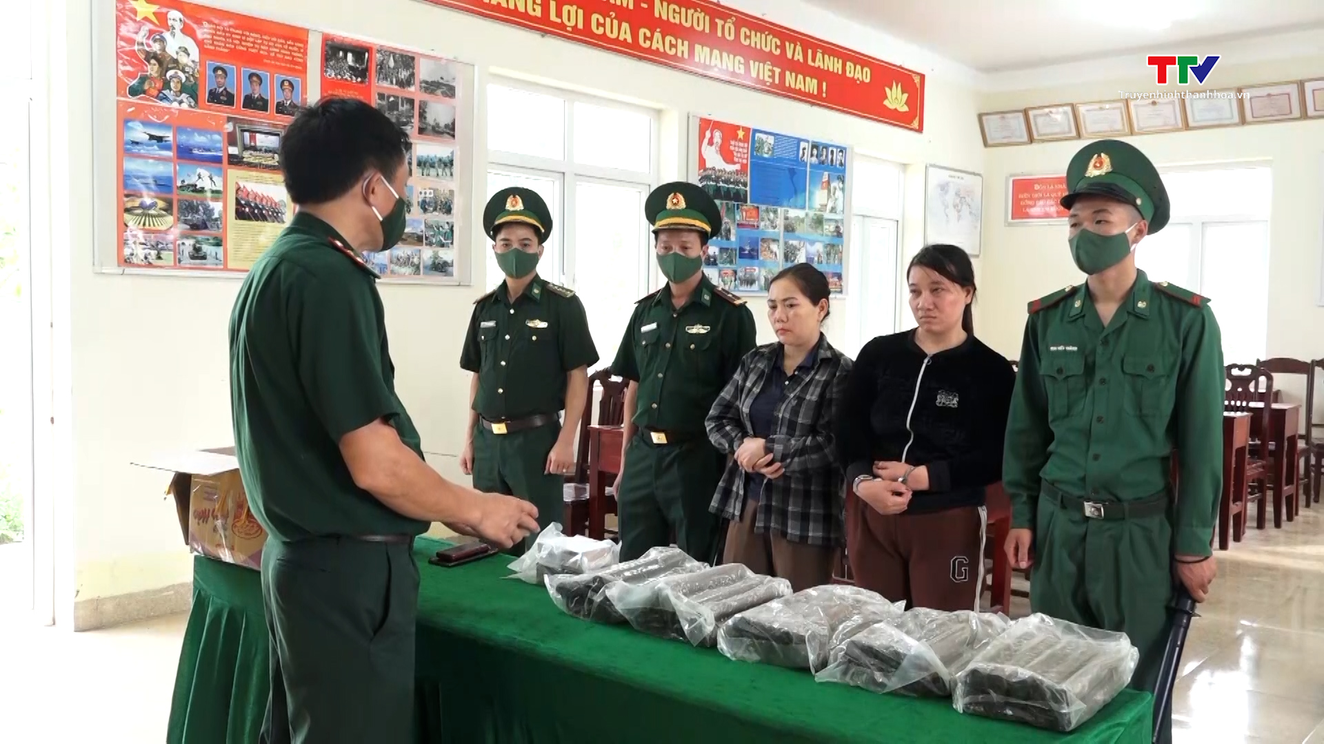 Bộ đội Biên phòng tỉnh Thanh Hóa bắt 2 đối tượng mua bán trái phép vật liệu nổ  - Ảnh 2.