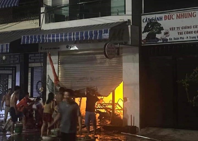 Thành phố Sầm Sơn: Cháy xe điện khi đang sạc, 2 bà cháu tử vong - Ảnh 2.