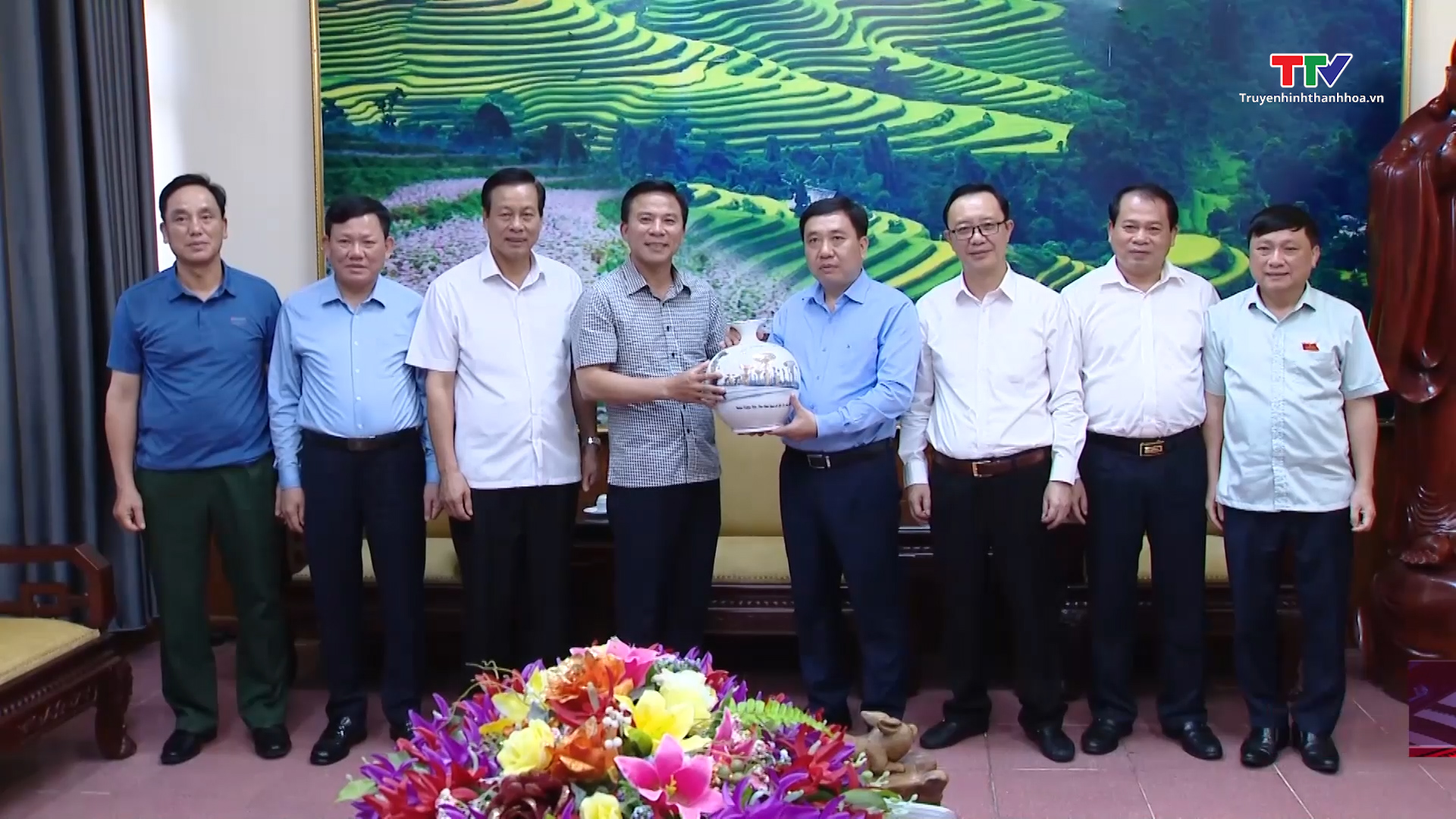 Bí thư Tỉnh ủy viếng các anh hùng liệt sỹ tại tỉnh Hà Giang - Ảnh 6.