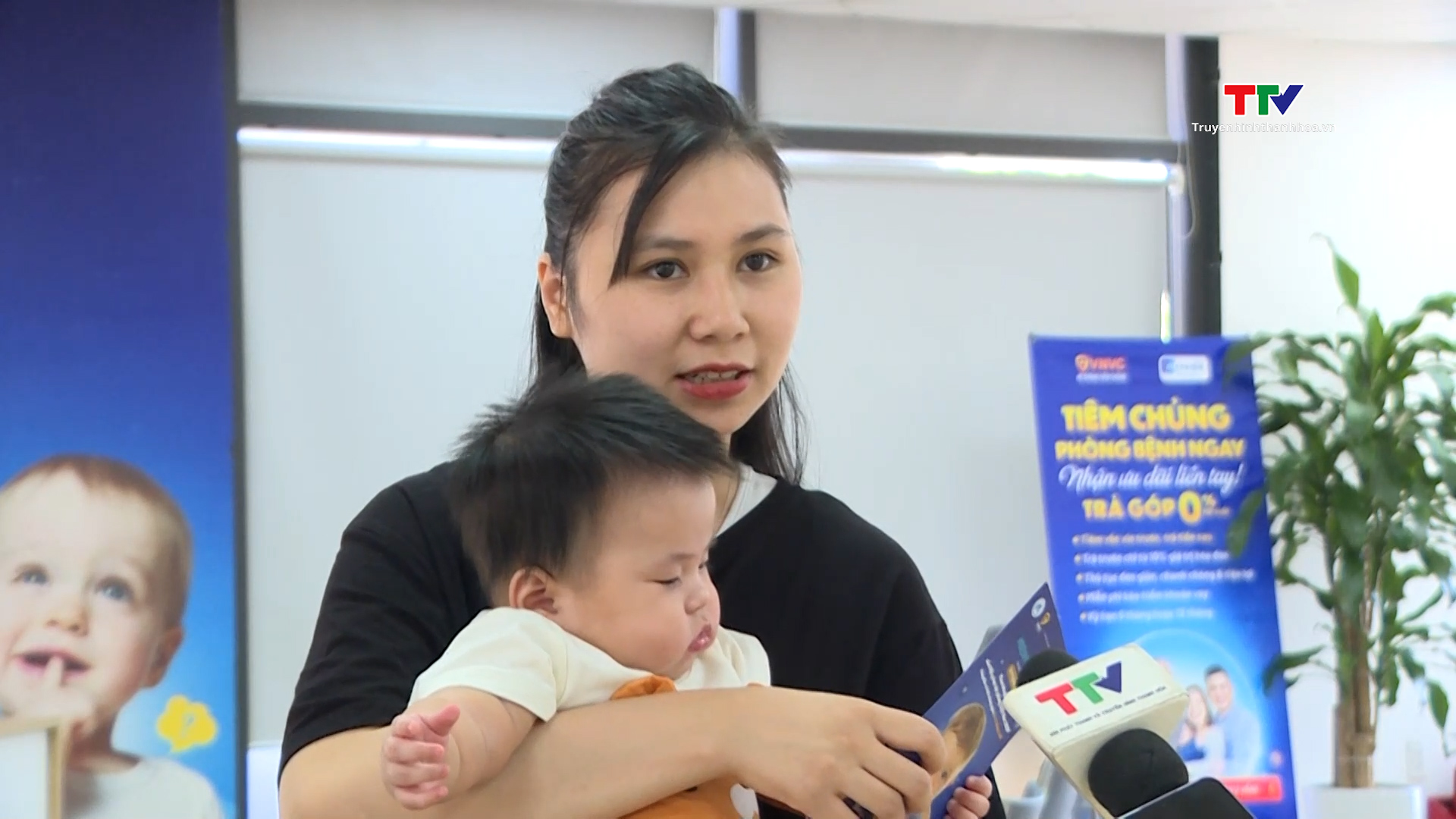 Thanh Hoá nỗ lực đảm bảo vaccine cho người dân - Ảnh 2.