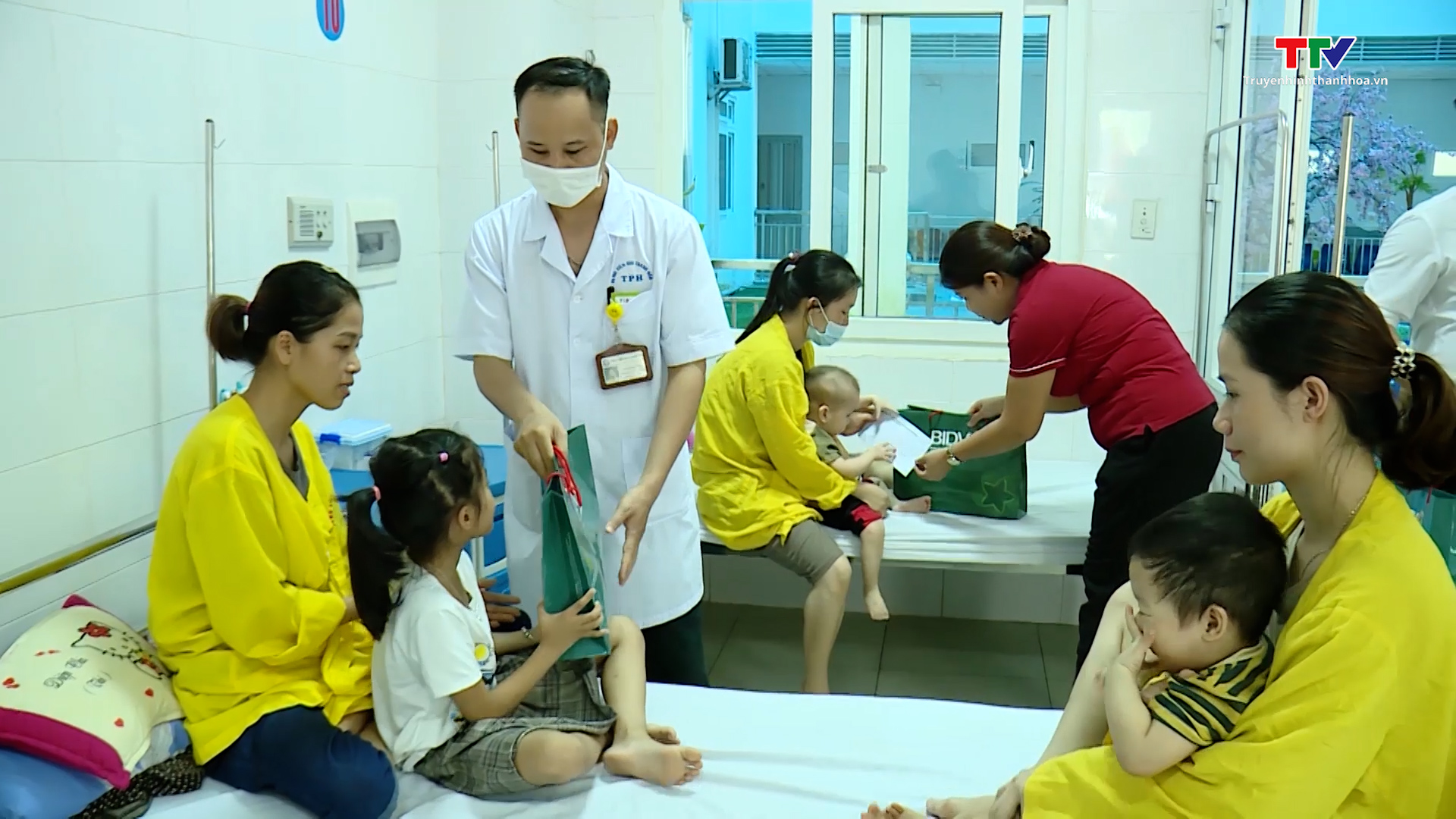 Khởi động chương trình “Hành trình đỏ - Kết nối dòng máu Việt” lần thứ XI tại Thanh Hóa - Ảnh 2.