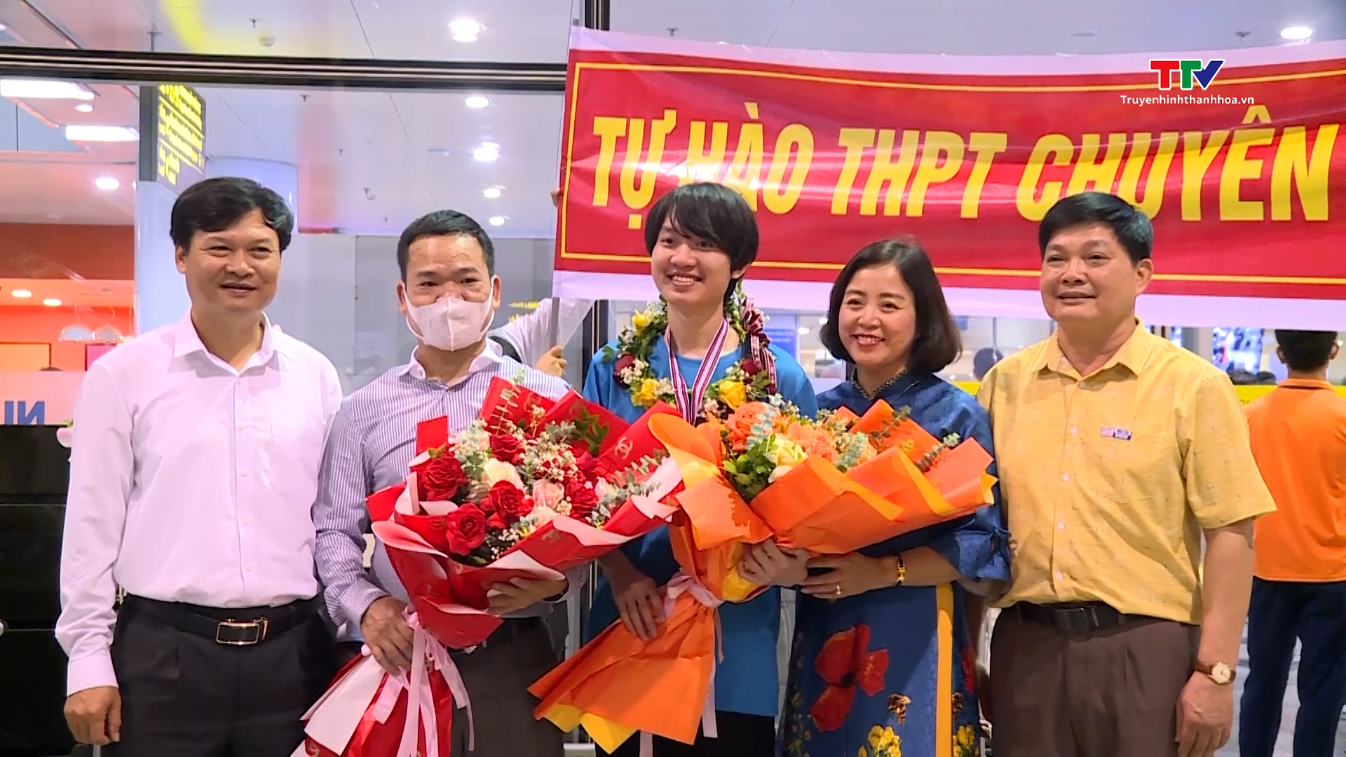 Thanh Hóa đón học sinh đạt Huy chương Bạc Olympic Vật lý Quốc tế   - Ảnh 2.
