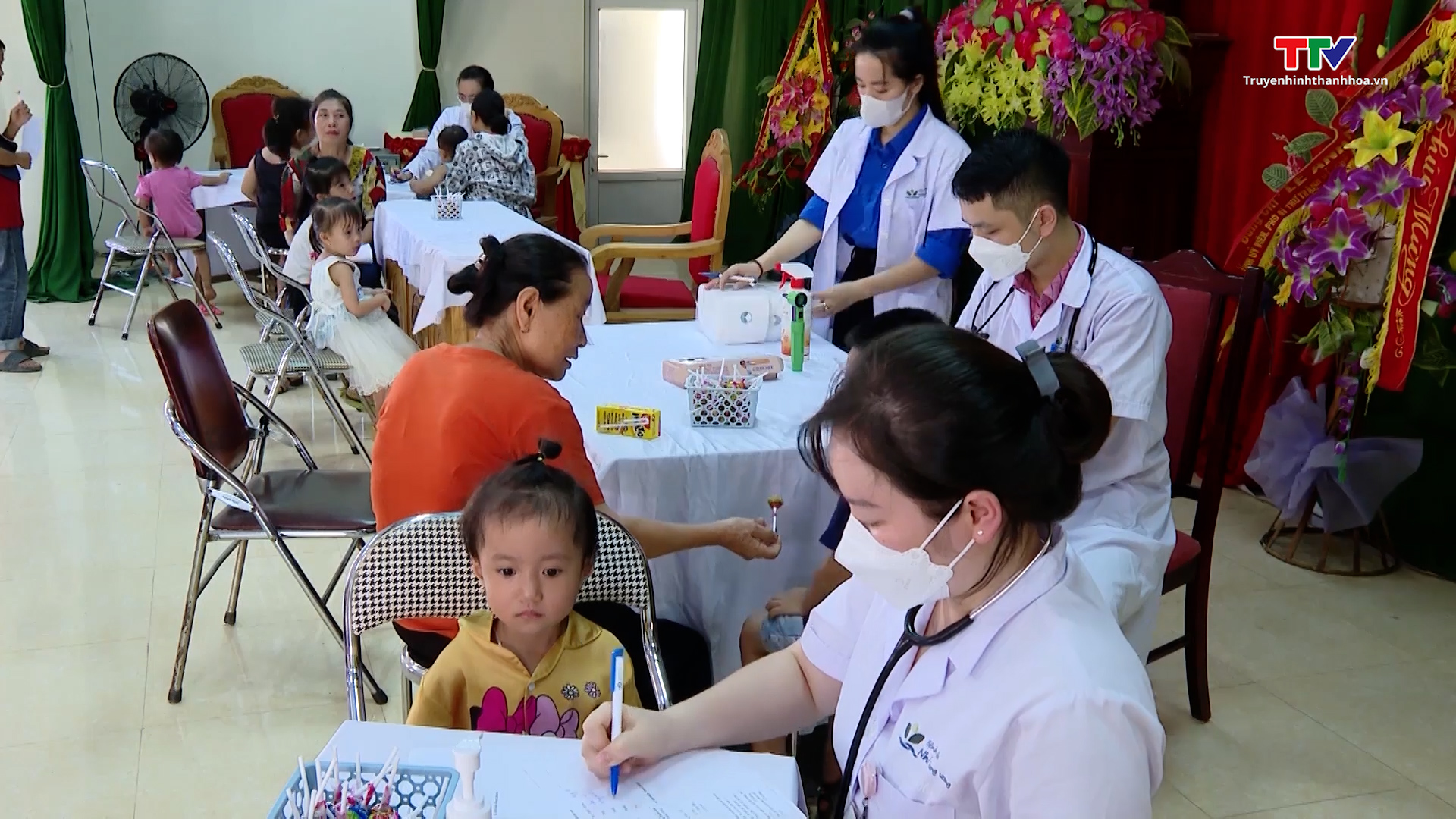 Khám bệnh cấp thuốc miễn phí tại huyện Thọ Xuân - Ảnh 2.