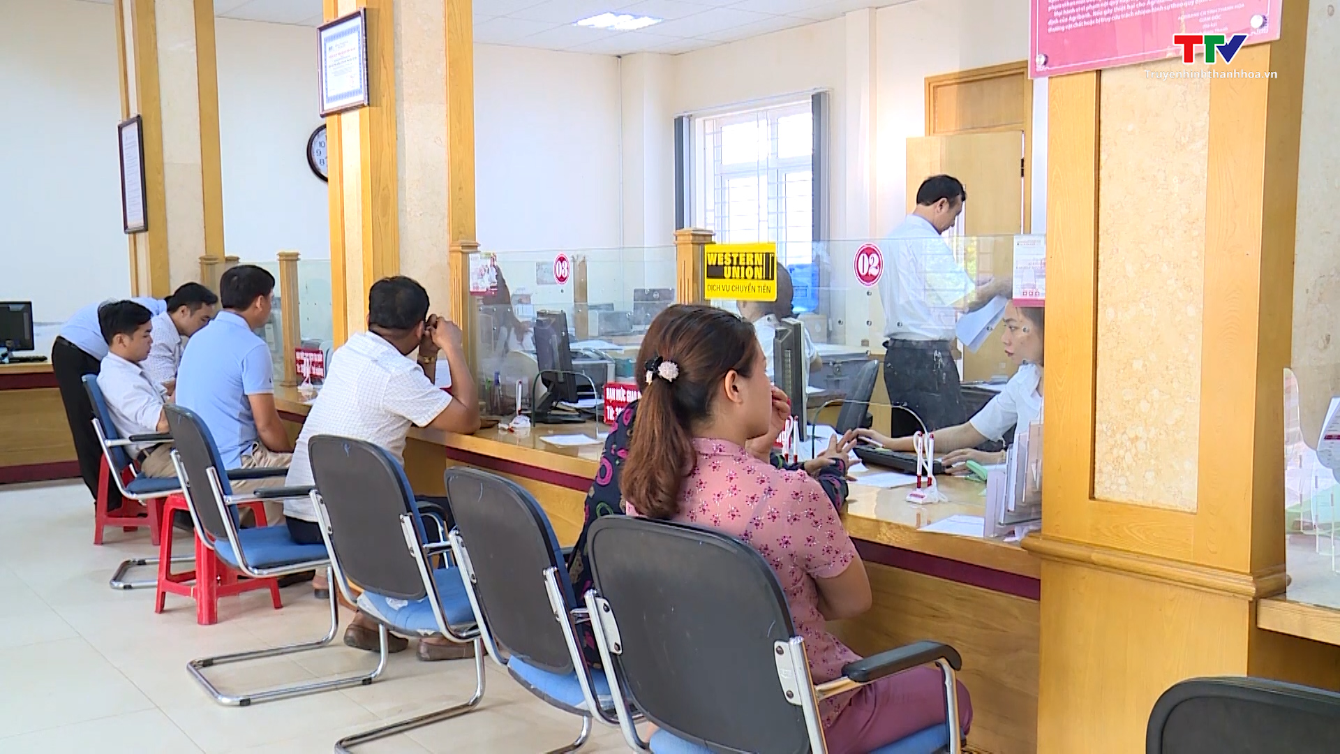Agribank Thanh Hoá đồng hành hỗ trợ khách hàng phục hồi kinh tế - Ảnh 2.