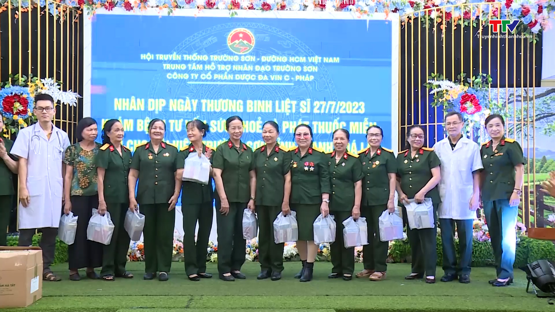 Trao 400 suất quà cho Hội viên Hội Trường Sơn – Đường Hồ Chí Minh tỉnh Thanh Hoá - Ảnh 2. Trao 400 suất quà cho Hội viên Hội Trường Sơn – Đường Hồ Chí Minh tỉnh Thanh Hoá - Ảnh 2.