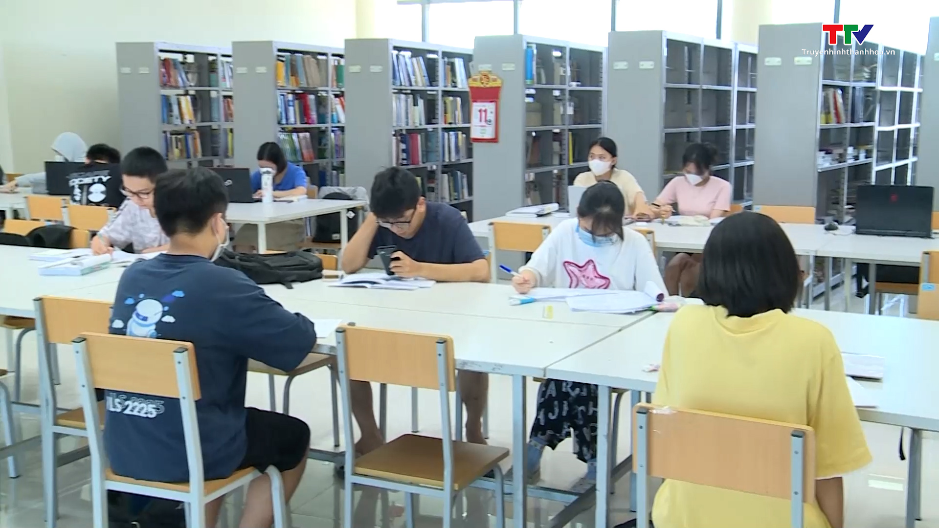 Thư viện tỉnh tổ chức phòng đọc sách cho học sinh và thiếu nhi trong dịp hè - Ảnh 4.