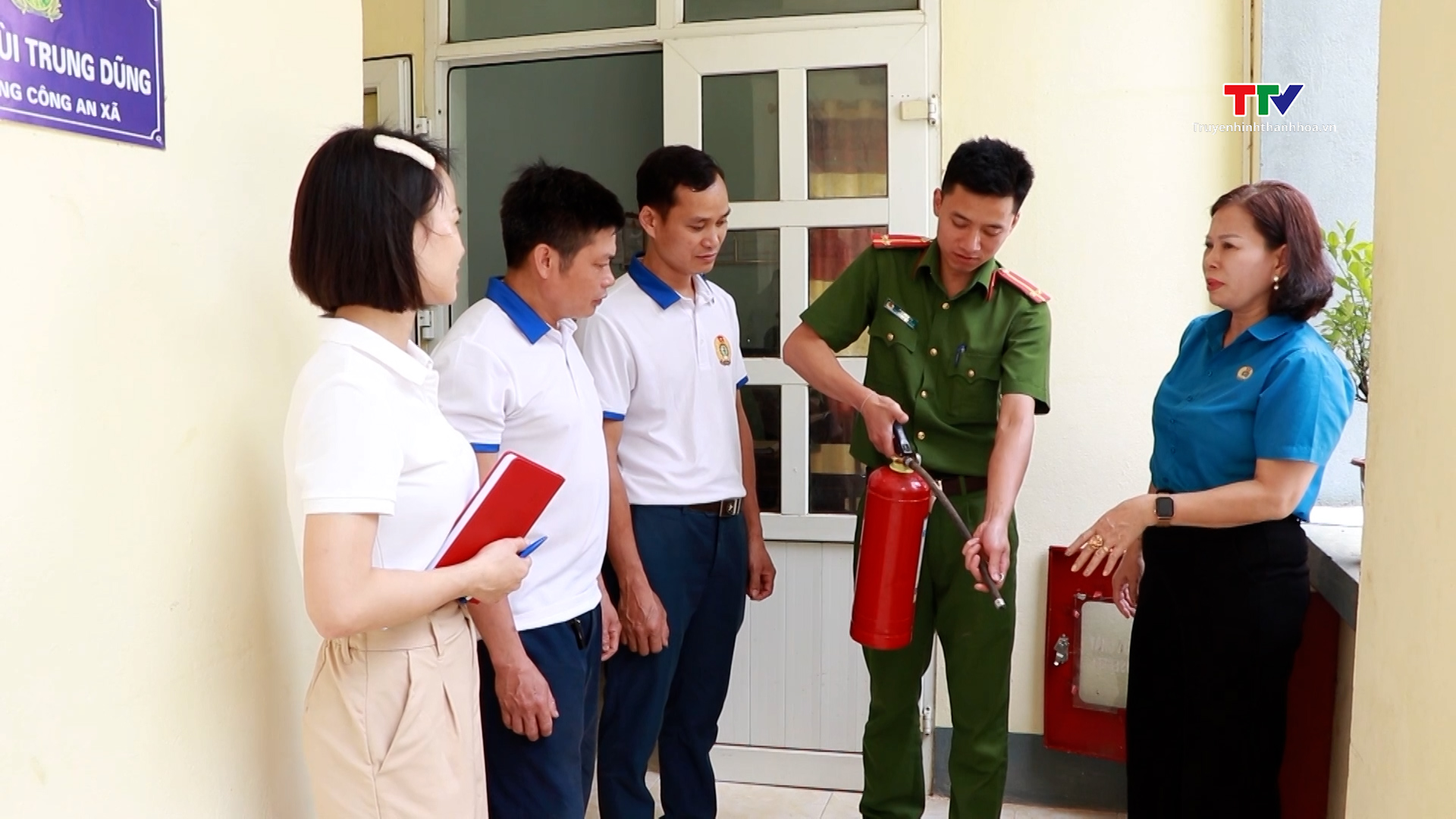 Liên đoàn Lao động huyện Quan Hóa tích cực chăm lo đời sống cho người lao động - Ảnh 4.