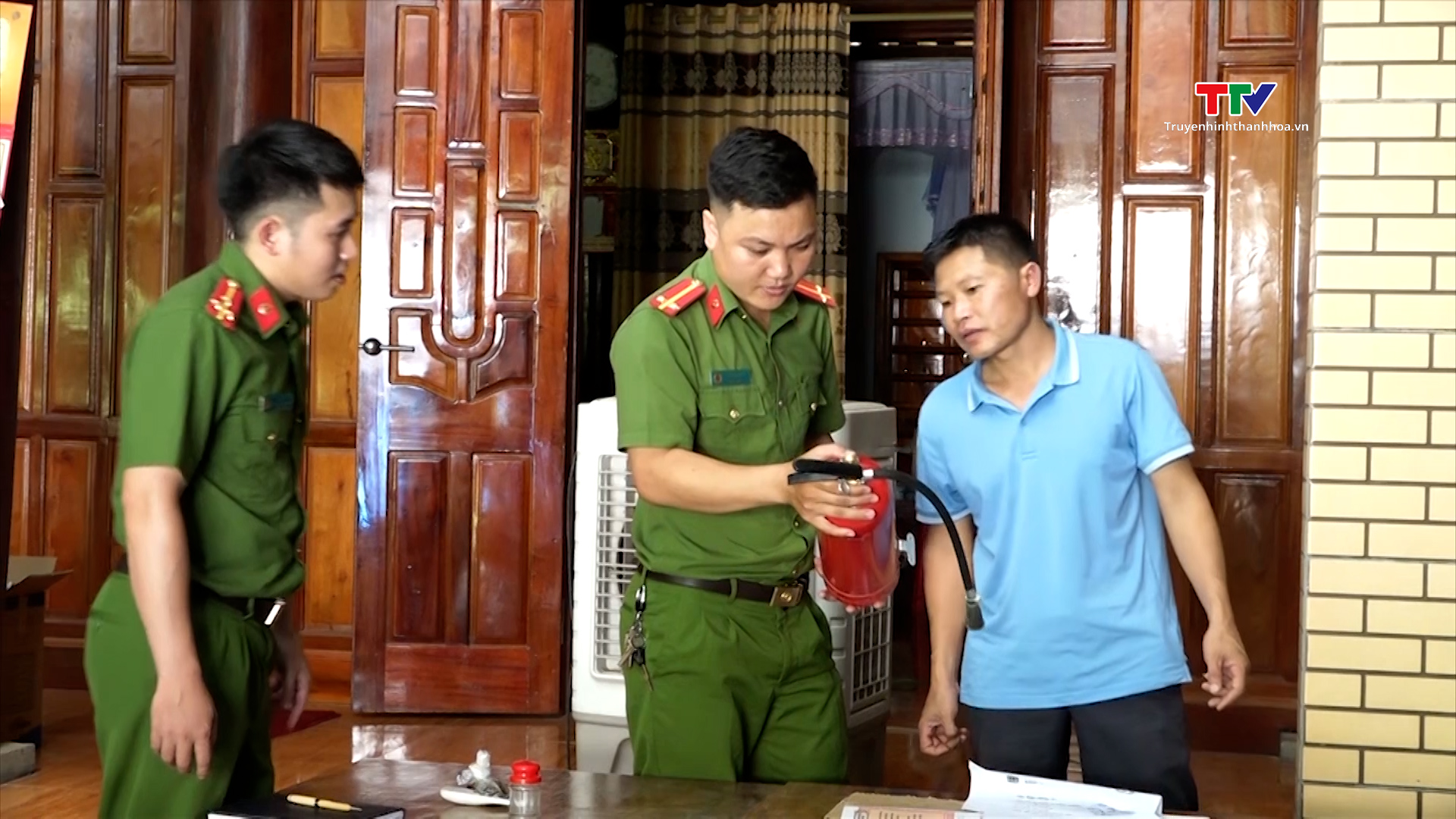 Công an xã Thanh Phong đảm bảo tốt an ninh trật tự trên địa bàn xã - Ảnh 3.