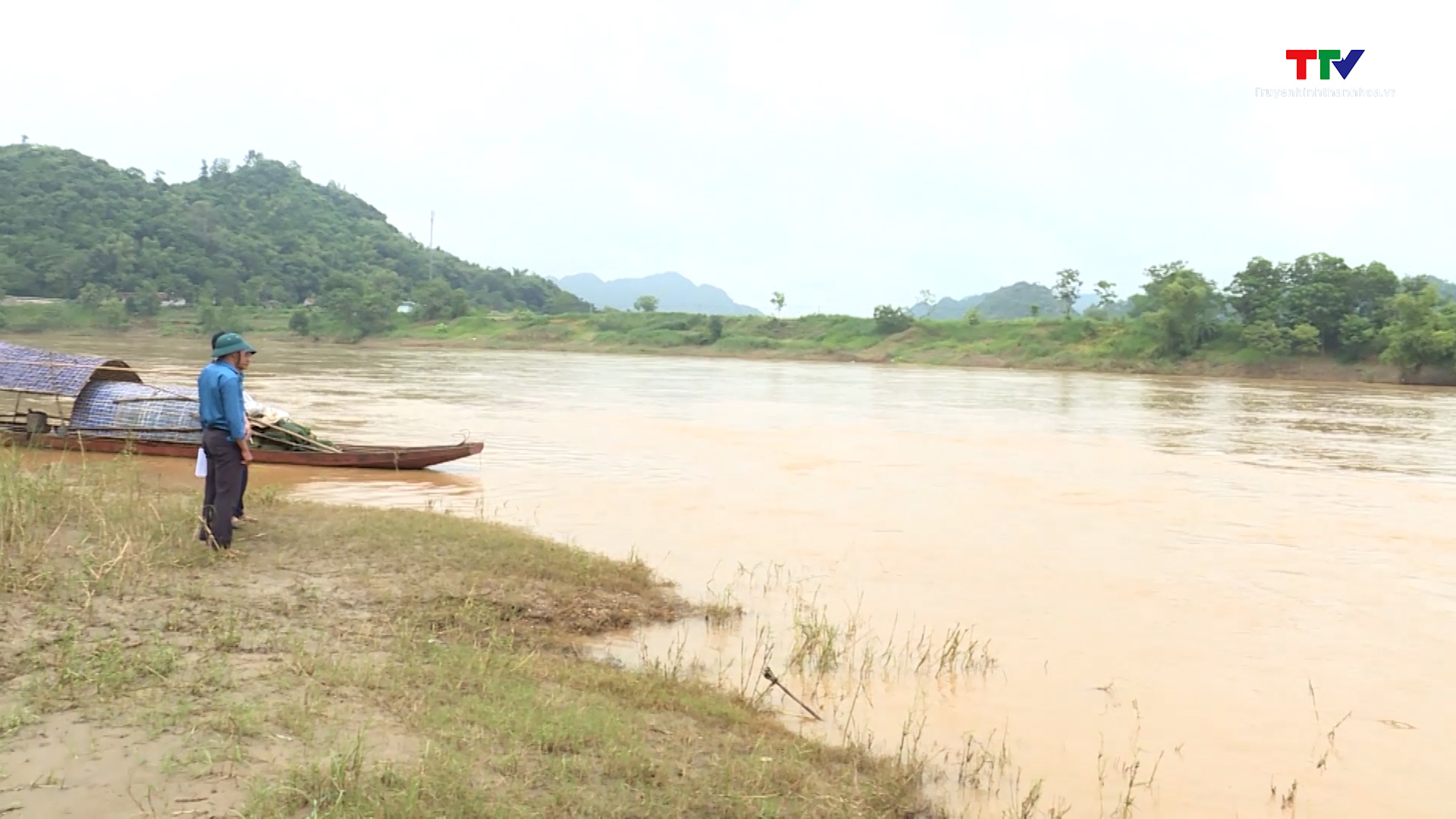 Sẵn sàng di dân khỏi vùng có nguy cơ ngập lụt do mưa lũ - Ảnh 2.