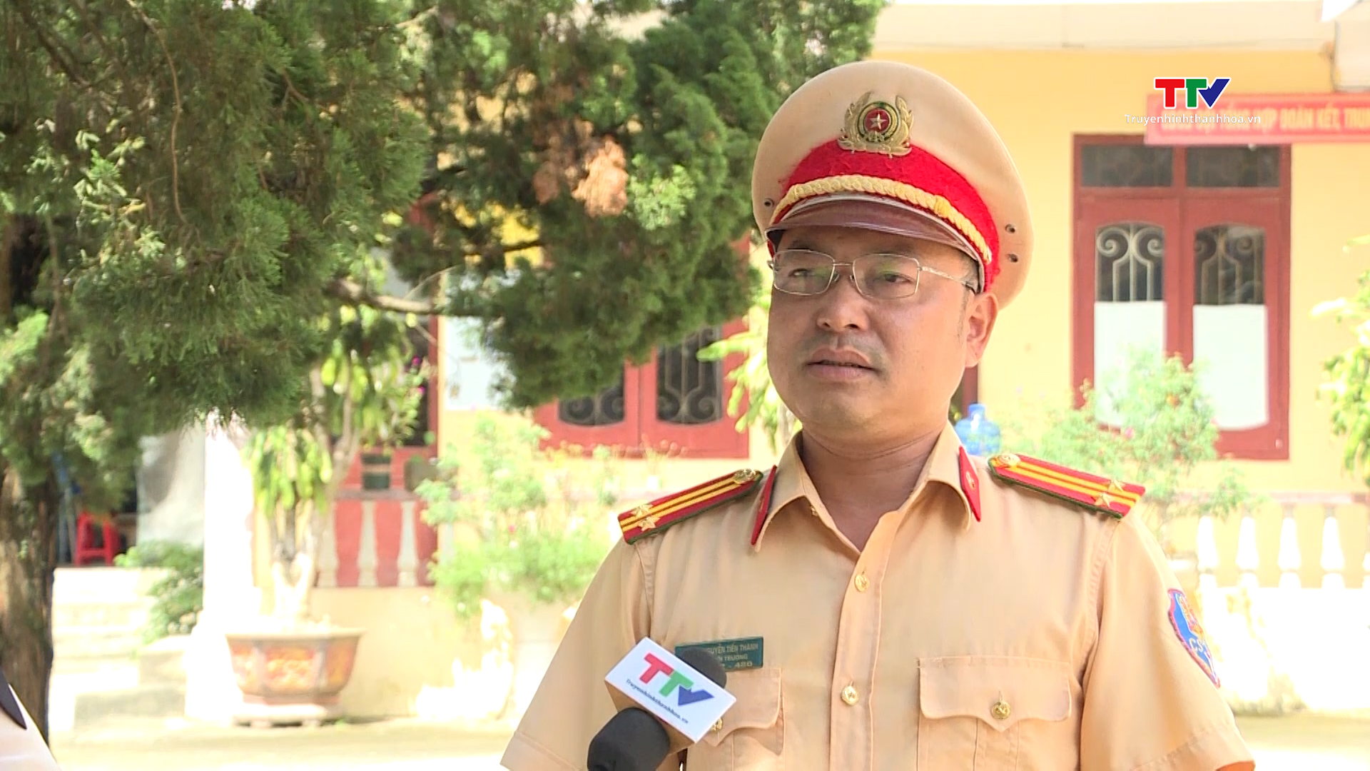 Cảnh sát giao thông Thanh Hoá: lập biên bản 282 xe khách và xe container vi phạm giao thông sau 10 ngày ra quân - Ảnh 2.