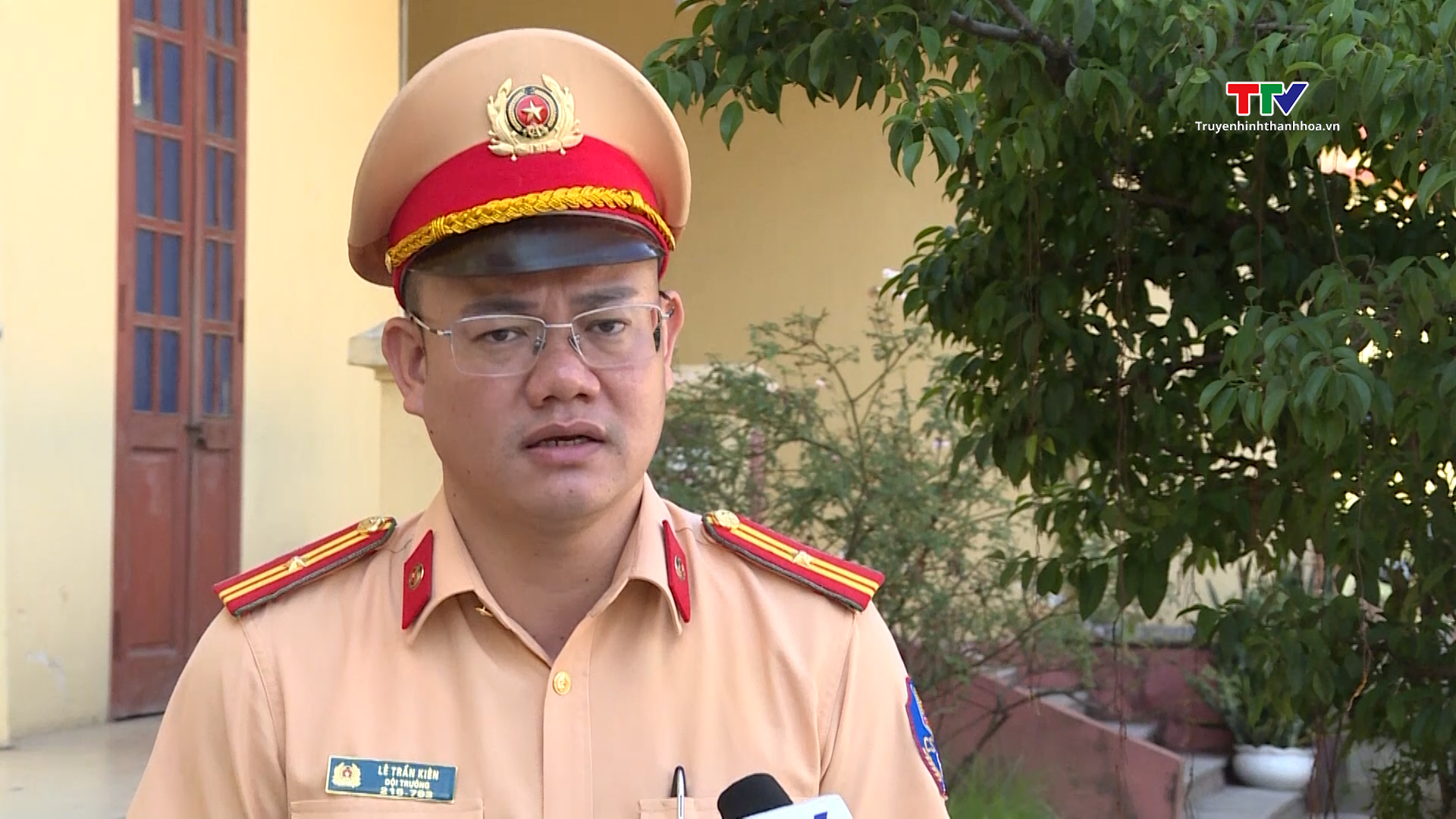 Cảnh sát giao thông Thanh Hoá: lập biên bản 282 xe khách và xe container vi phạm giao thông sau 10 ngày ra quân - Ảnh 4.