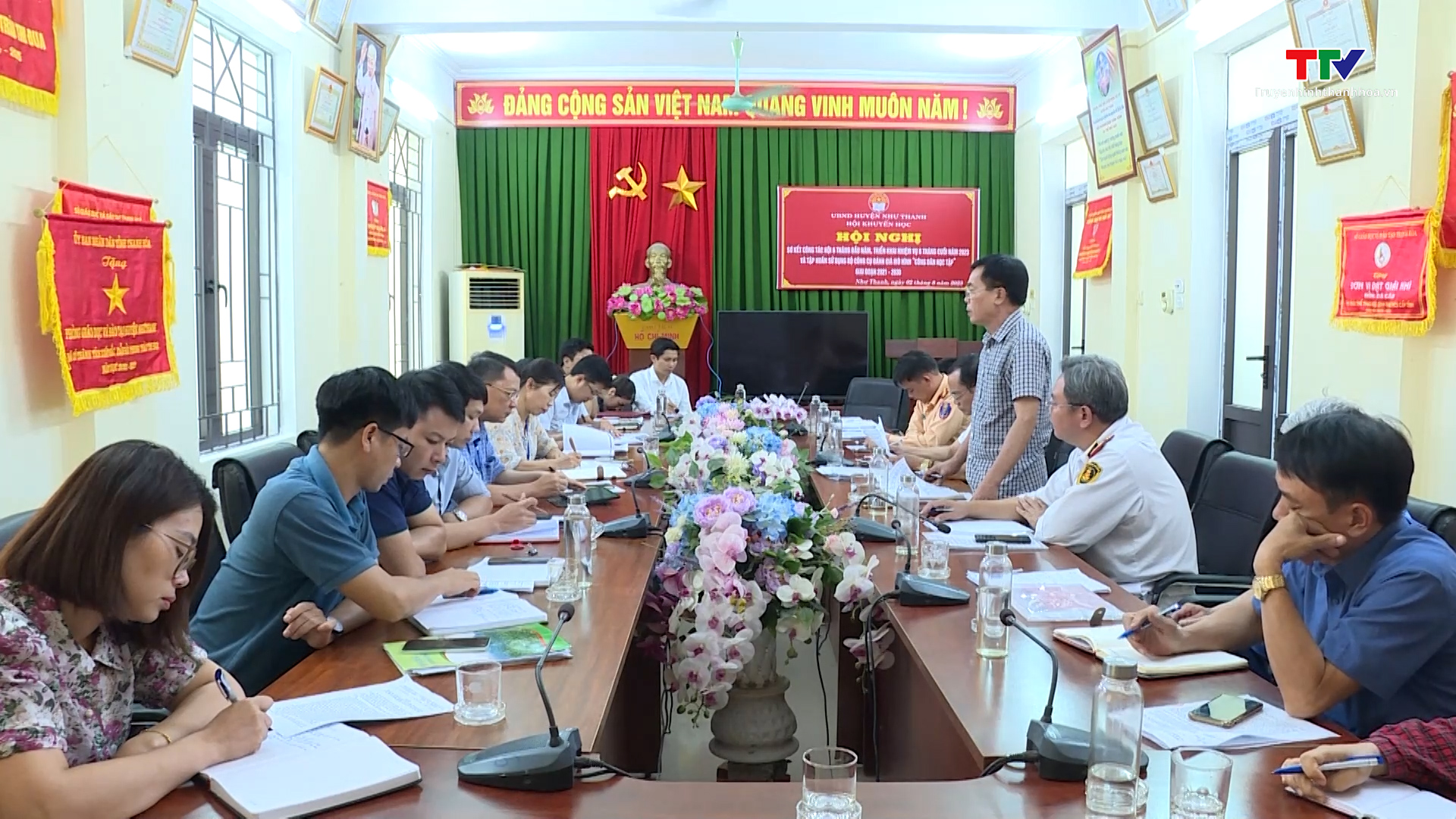 Cần sớm giải tỏa tình trạng họp chợ trước cổng công ty giày Akalia Việt Nam, đoạn qua xã Hải Long, huyện Như Thanh  - Ảnh 5.