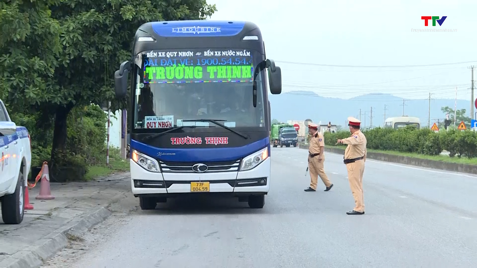 Tăng cường kiểm soát phương tiện chở khách trên Quốc lộ 1A dịp 2/9 - Ảnh 2. Tăng cường kiểm soát phương tiện chở khách trên Quốc lộ 1A dịp 2/9 - Ảnh 2.