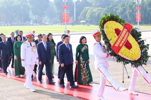 Lãnh đạo Đảng, Nhà nước vào Lăng viếng Chủ tịch Hồ Chí Minh nhân dịp Quốc khánh - Ảnh 4.