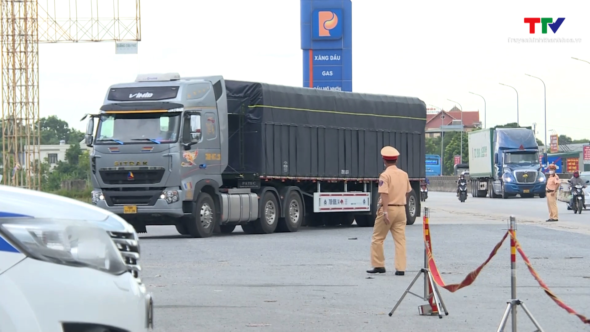 Phòng Cảnh sát giao thông tăng cường kiểm soát tải trọng phương tiện trên các tuyến Quốc lộ - Ảnh 2.