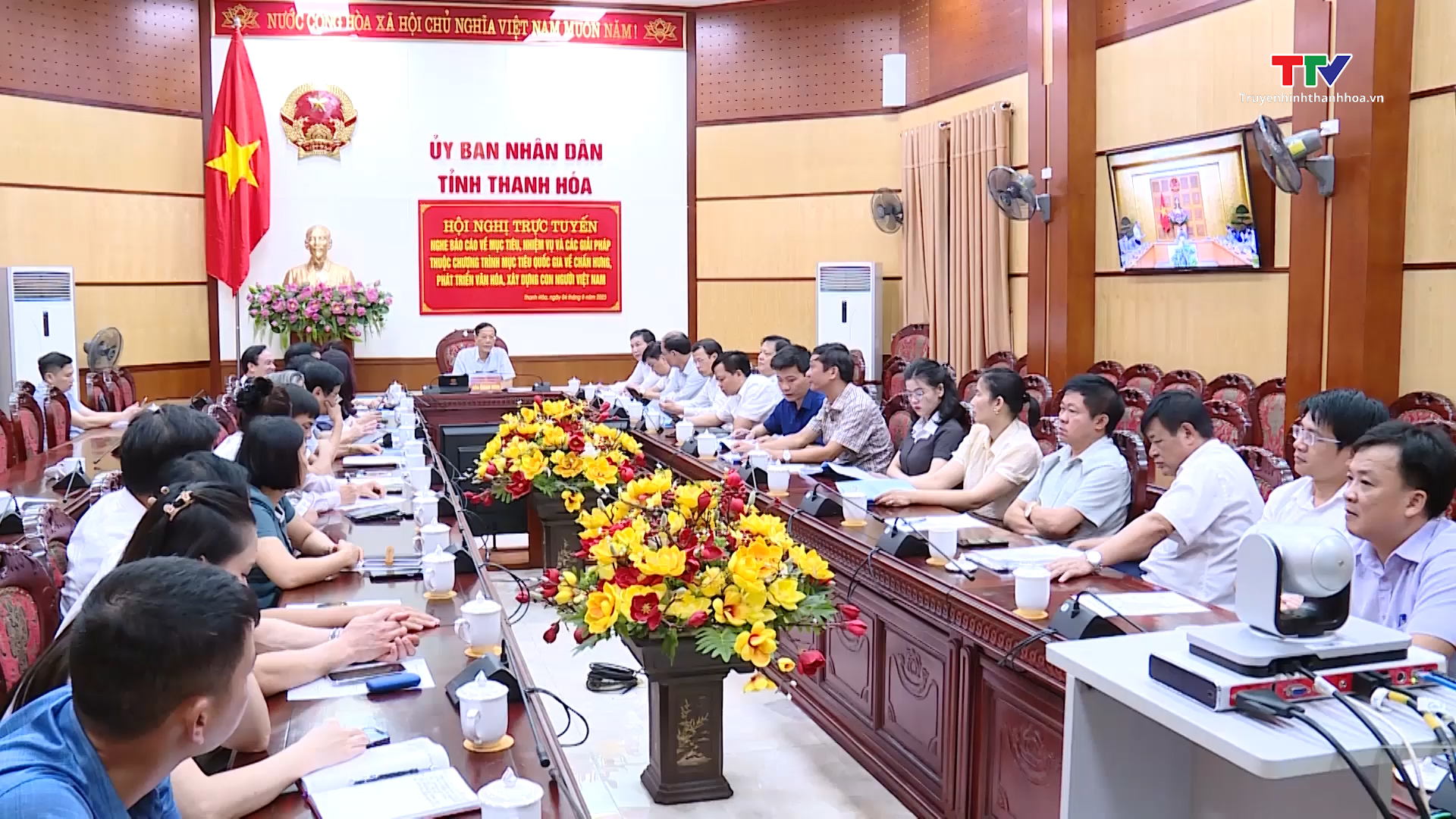 Hội nghị xây dựng Chương trình mục tiêu quốc gia về chấn hưng, phát triển văn hóa, xây dựng con người Việt Nam - Ảnh 2.