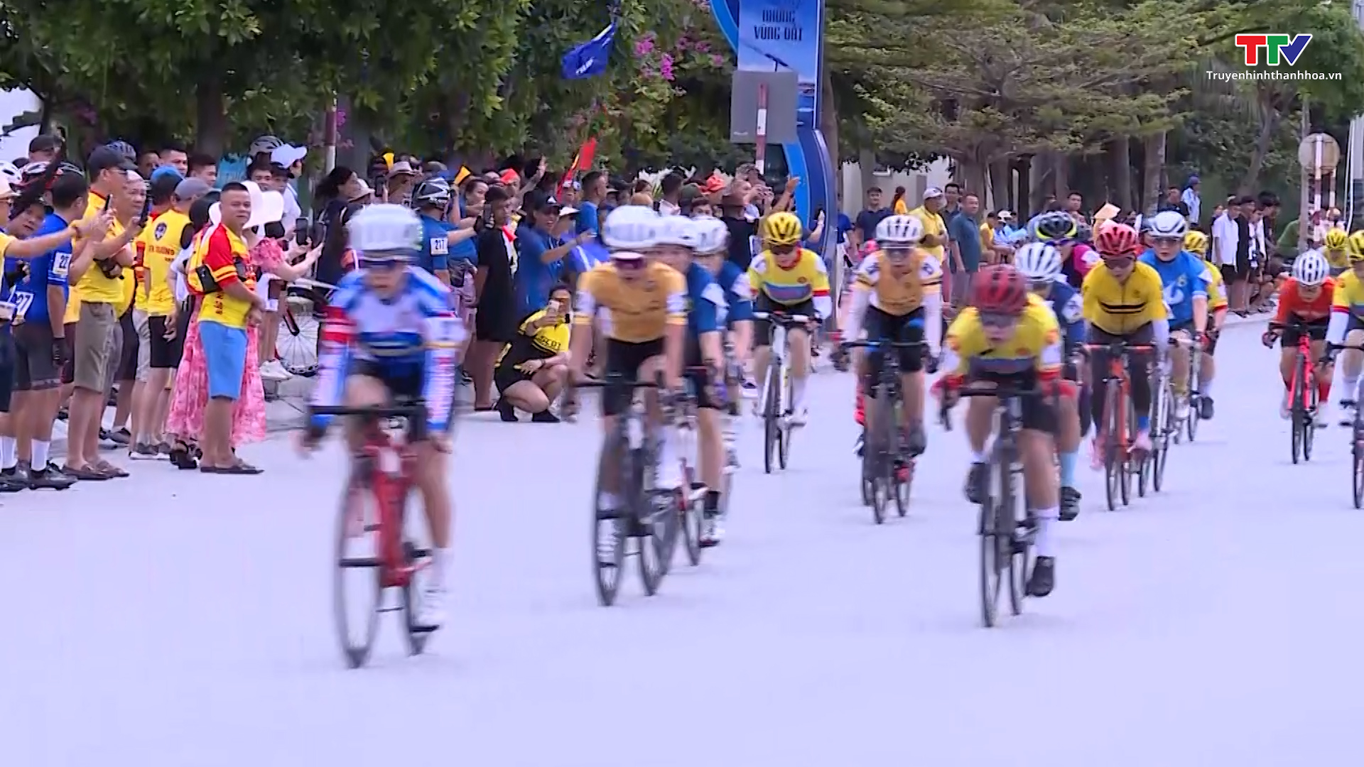 Giải đua xe đạp thành phố Sầm Sơn mở rộng lần thứ V - Cúp Tình anh em năm 2023 - Ảnh 4.
