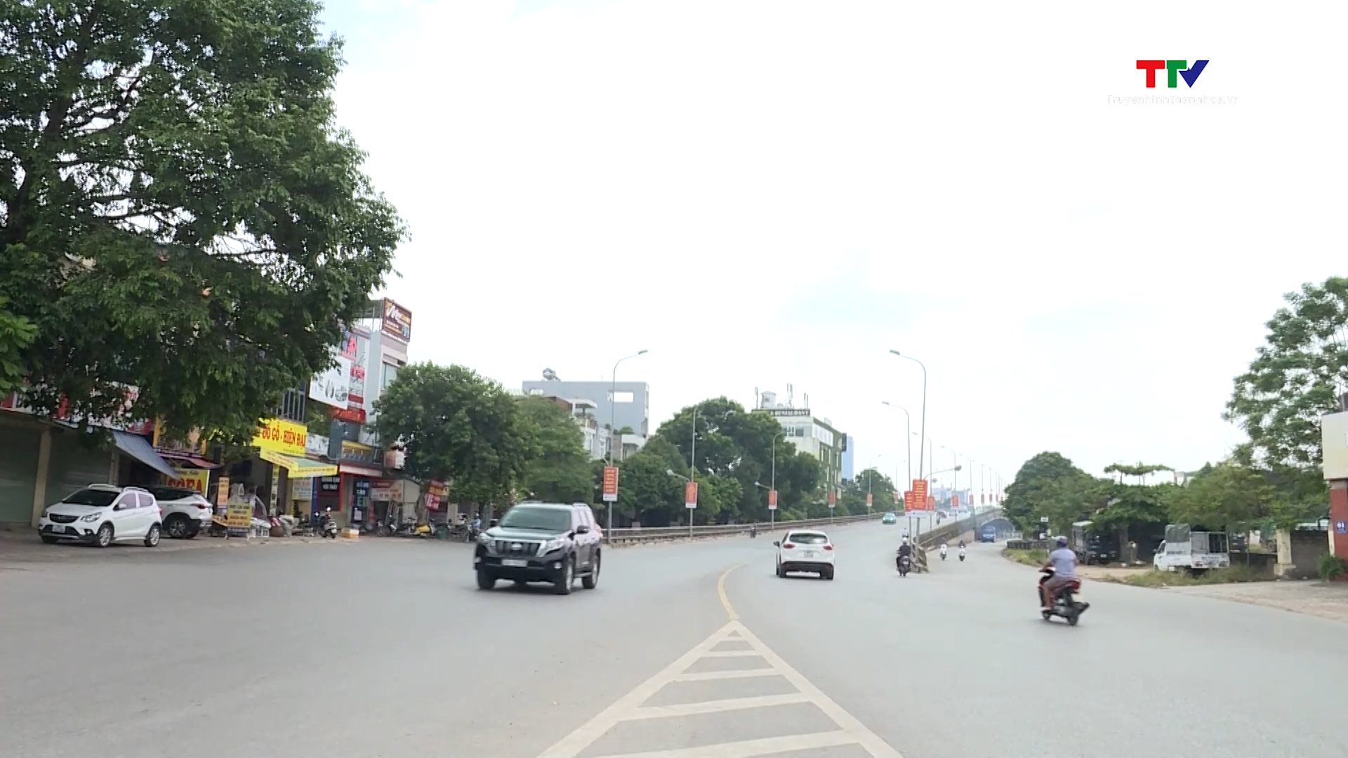 Mất an toàn giao thông tại khu vực cầu vượt Phú Sơn, thành phố Thanh Hóa - Ảnh 3.