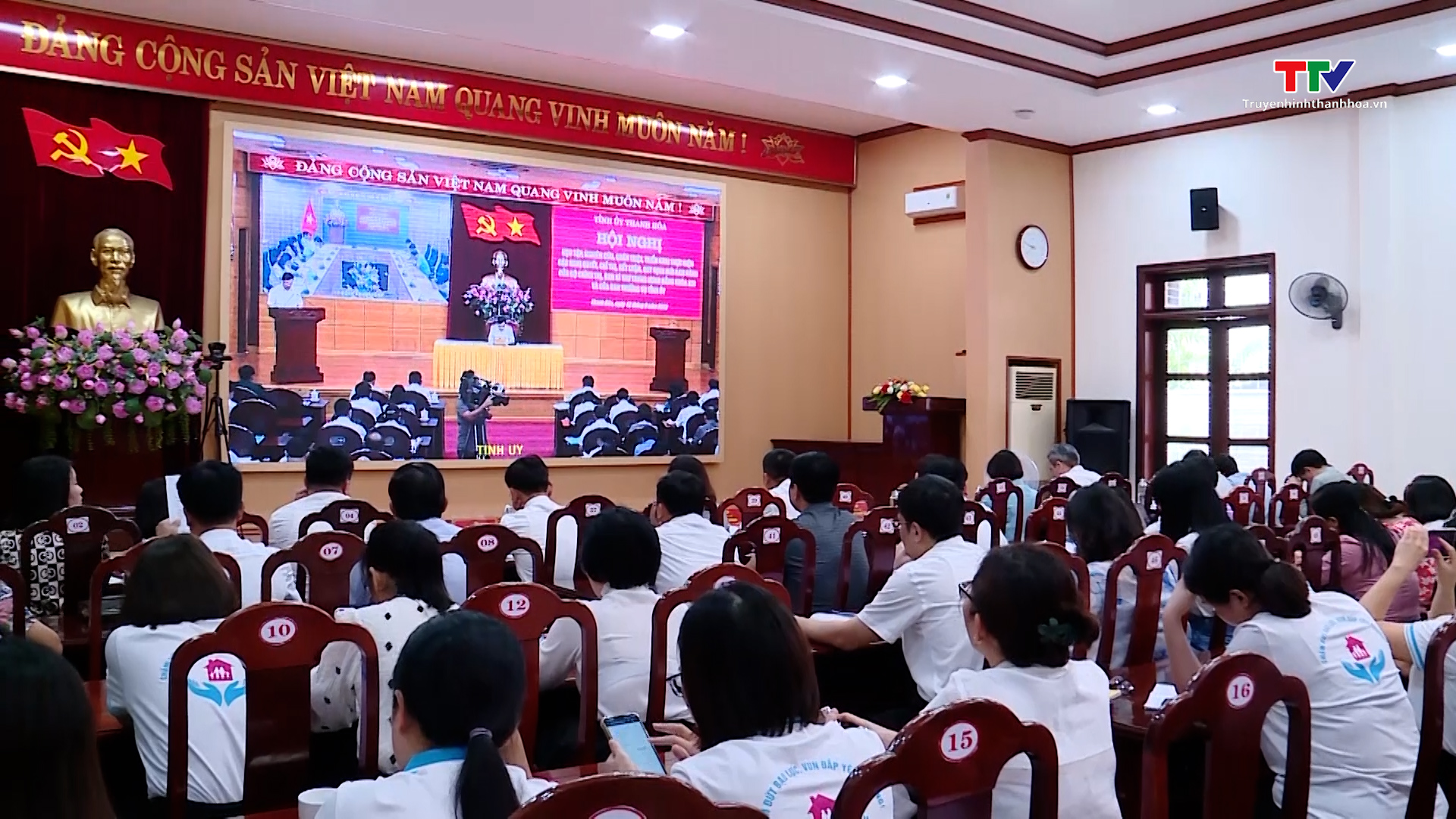 Đảng bộ Khối Cơ quan và Doanh nghiệp tỉnh Thanh Hóa
nâng cao chất lượng nghiên cứu, học tập nghị quyết
 - Ảnh 2.