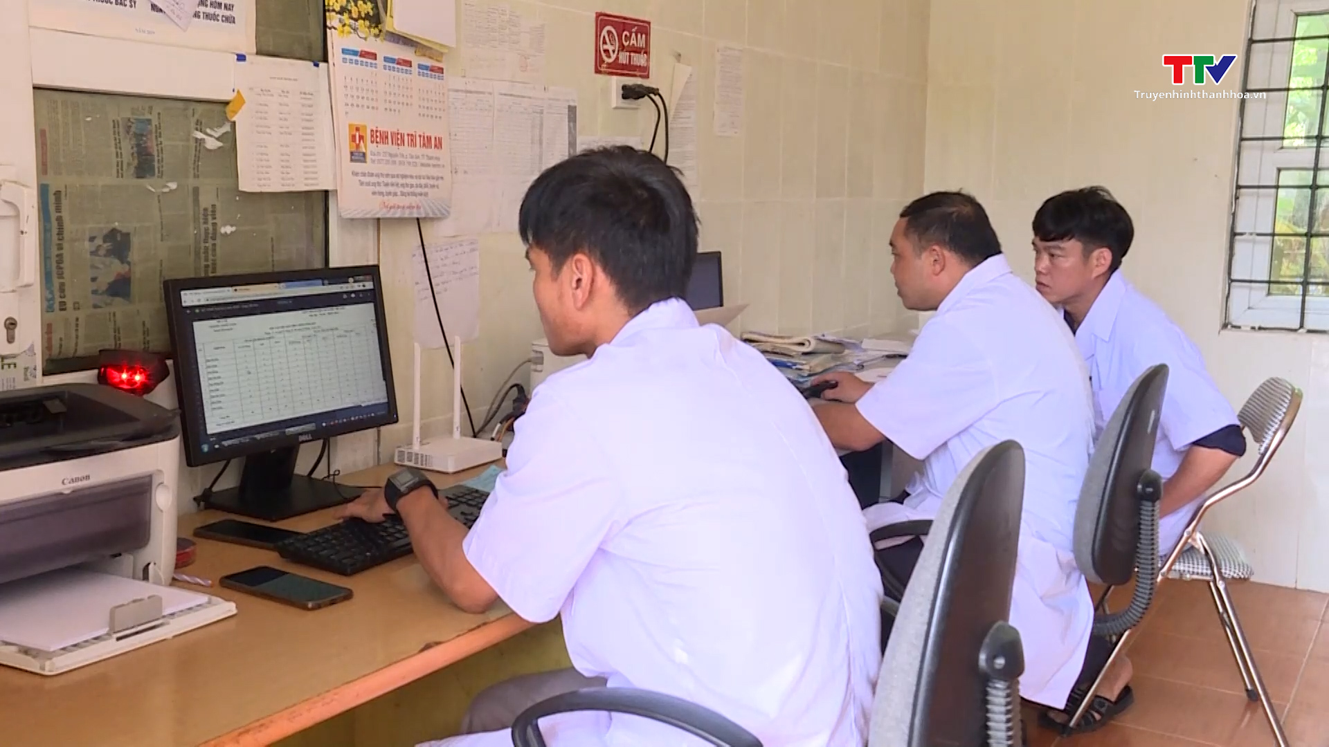 Trung tâm Y tế huyện Mường Lát làm tốt công tác chăm sóc sức khỏe cho nhân dân - Ảnh 4.