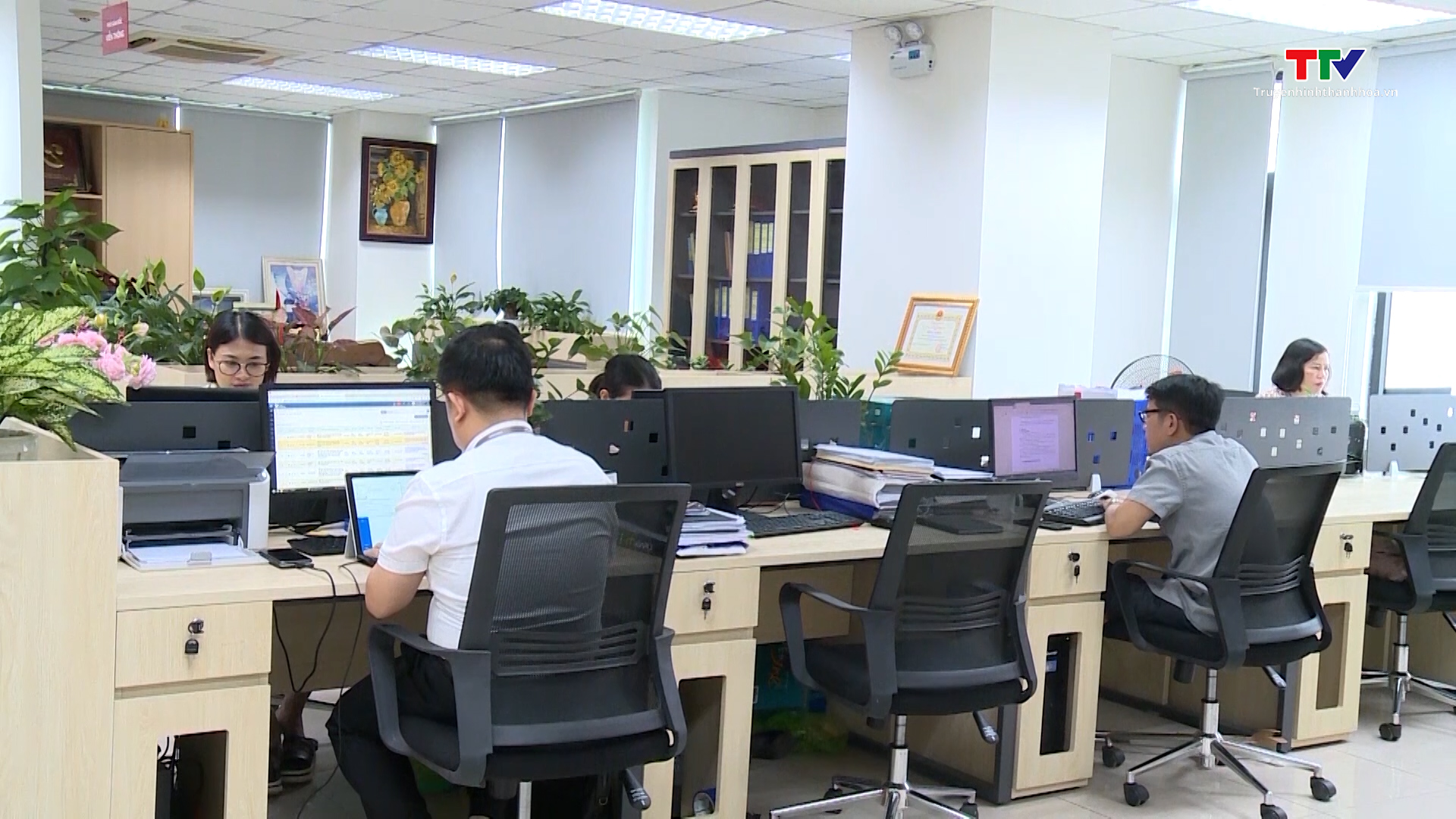 Người lao động Việt Nam sẵn sàng tiếp cận các cơ hội việc làm mới  - Ảnh 2.
