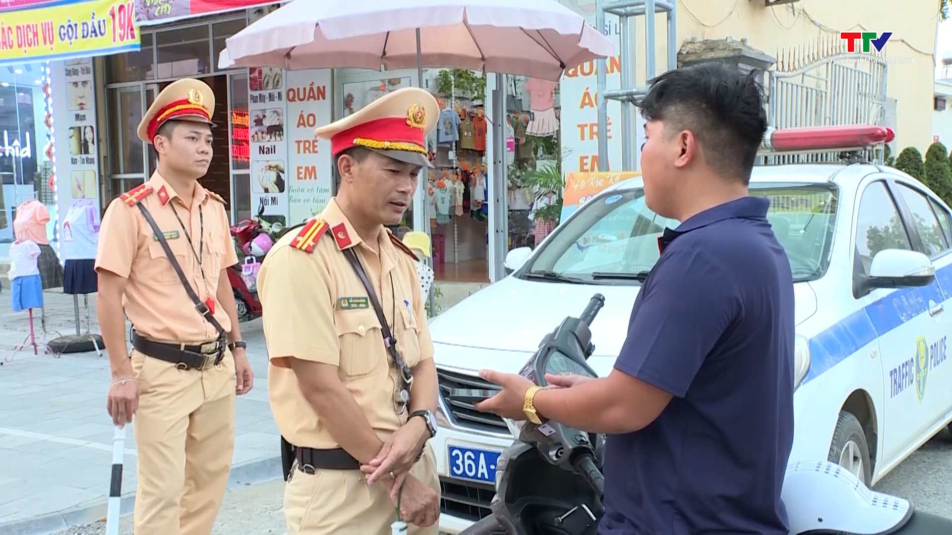 Cảnh sát giao thông Thanh Hóa tăng cường xử lý nồng độ cồn  - Ảnh 3.