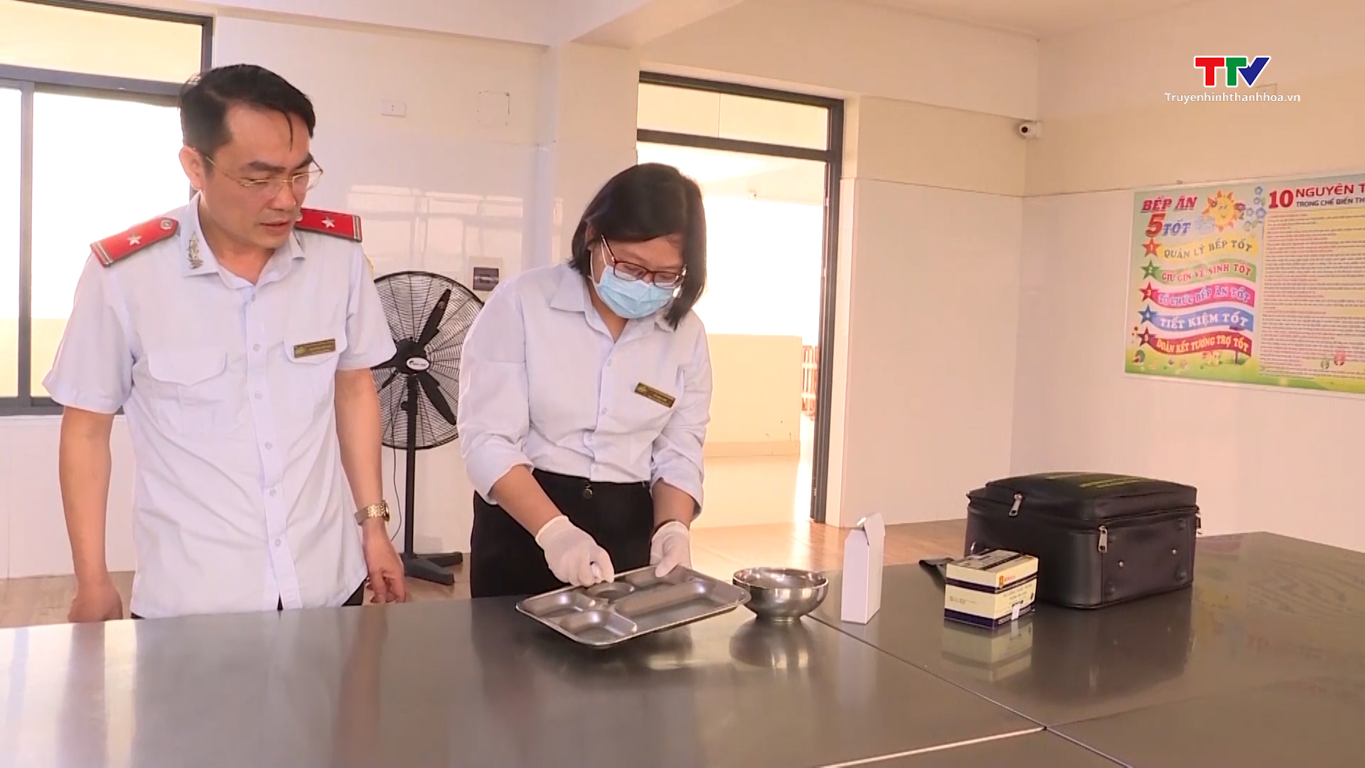 Thành phố Thanh Hóa đảm bảo an toàn thực phẩm trong bếp ăn bán trú trường học - Ảnh 3.