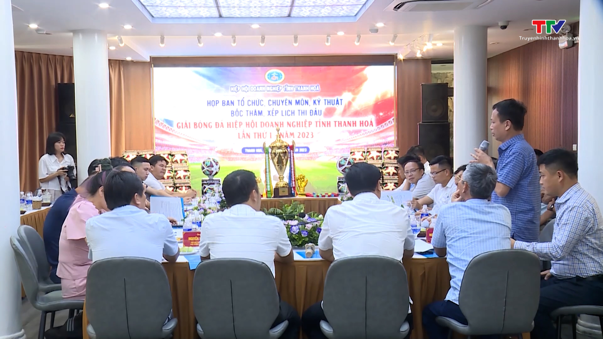 Họp Ban tổ chức và bốc thăm Giải bóng đá Hiệp hội doanh nghiệp tỉnh Thanh Hóa năm 2023 - Ảnh 2.