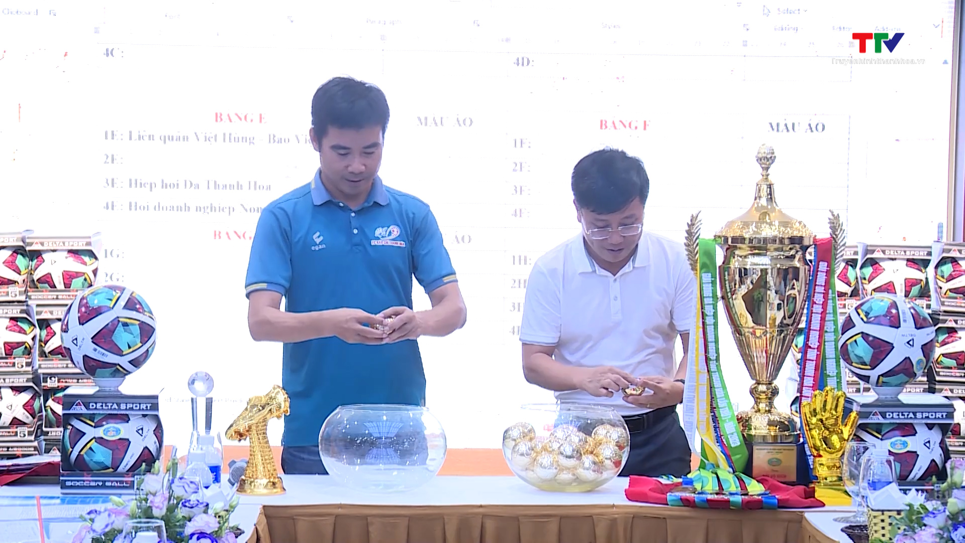 Họp Ban tổ chức và bốc thăm Giải bóng đá Hiệp hội doanh nghiệp tỉnh Thanh Hóa năm 2023 - Ảnh 3.