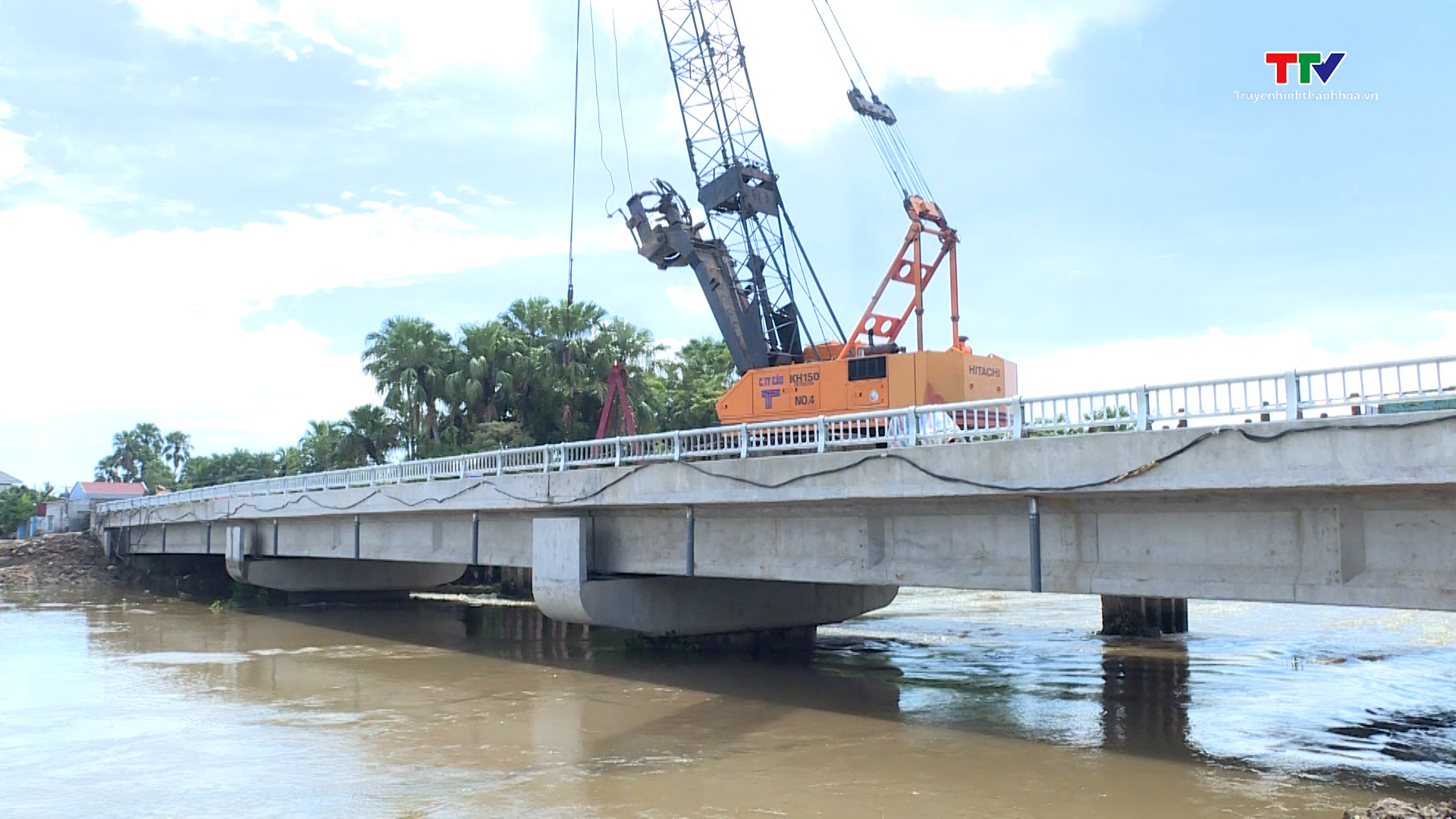 Huyện Quảng Xương đầu tư phát triển hạ tầng, tạo đột phá trong phát triển kinh tế - xã hội
 - Ảnh 4.