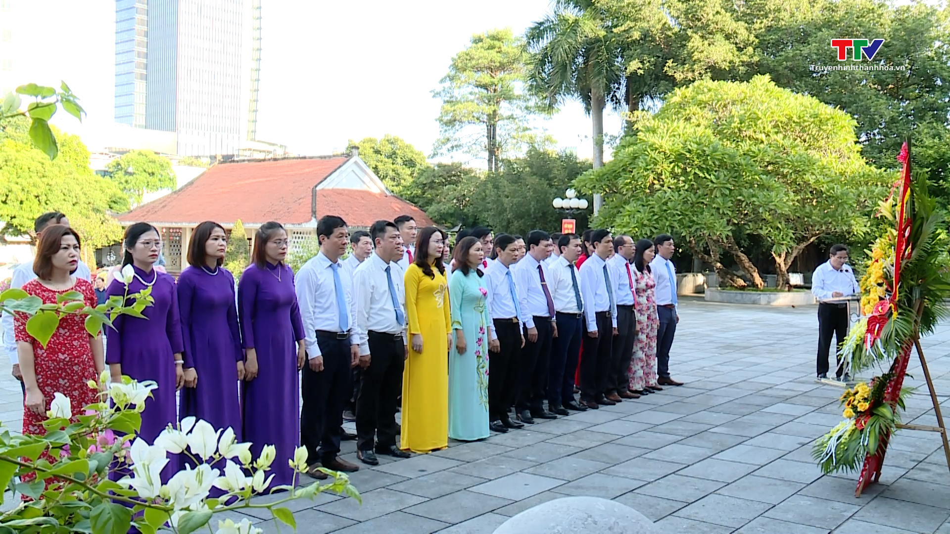 Đoàn Đại biểu dự Đại hội Hội nông dân tỉnh dâng hương tưởng niệm Chủ tịch Hồ Chí Minh - Ảnh 2.