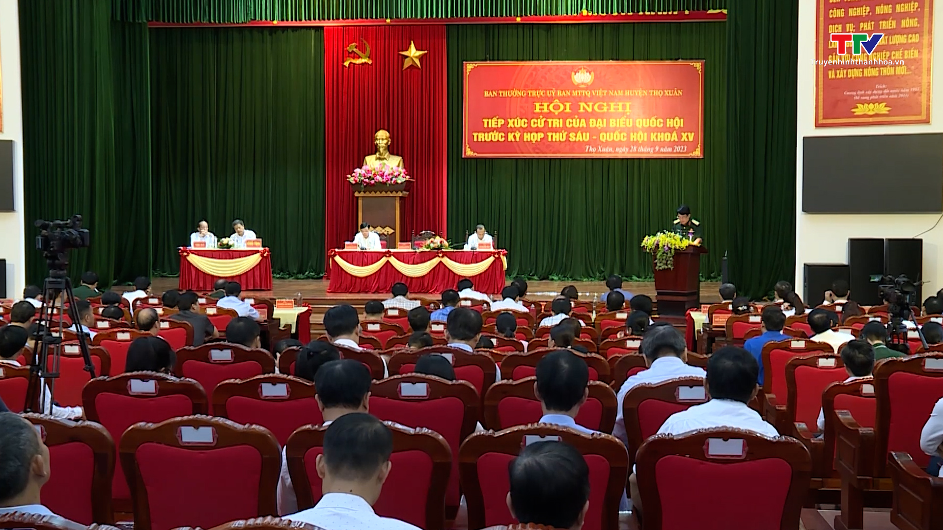 Đại tướng Lương Cường, Ủy viên Bộ Chính trị, Chủ nhiệm Tổng cục Chính trị Quân đội Nhân dân Việt Nam tiếp xúc cử tri tại Thanh Hóa - Ảnh 9.