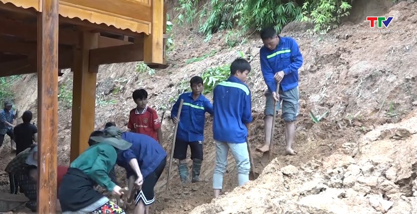 Các huyện miền núi Thanh Hoá khẩn trương khắc phục hậu quả do mưa lũ - Ảnh 2.