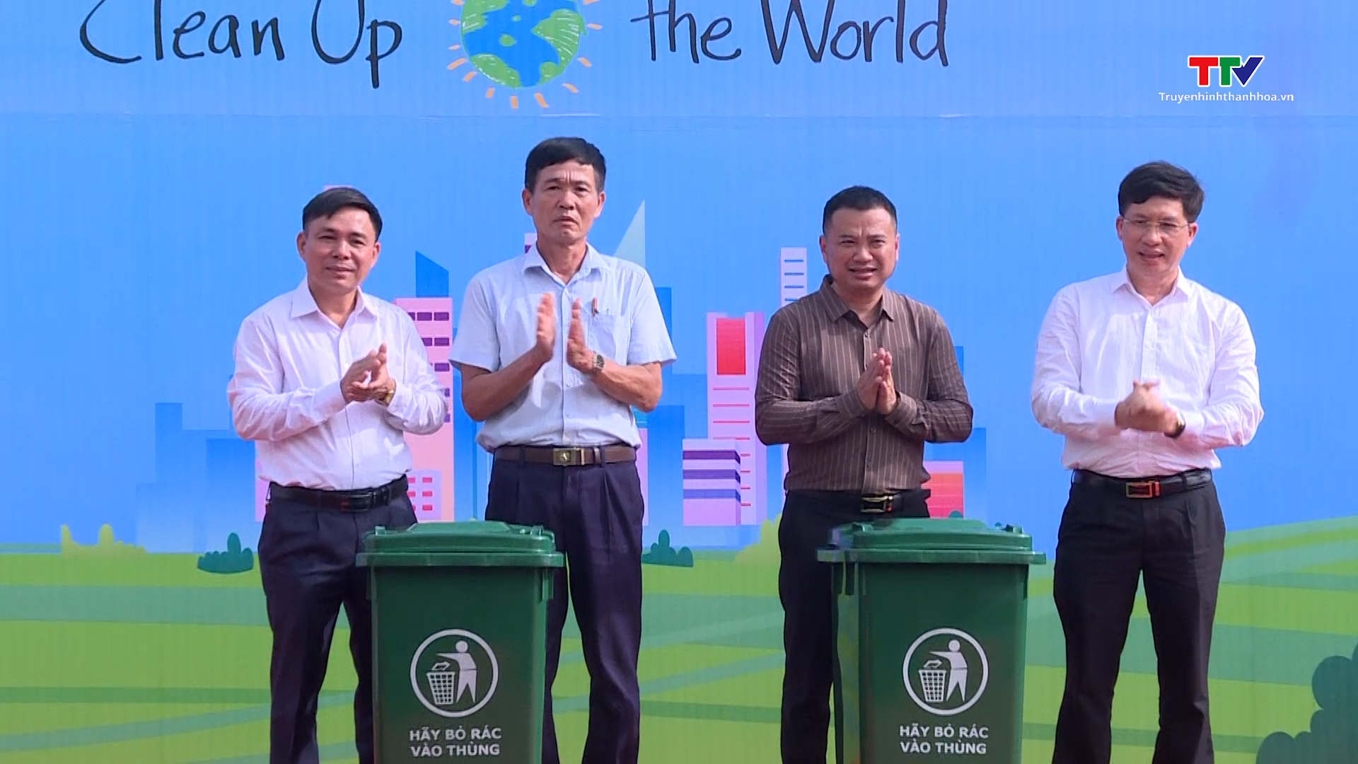 Thị xã Nghi Sơn hưởng ứng chiến dịch “Làm cho thế giới sạch hơn” - Ảnh 2.