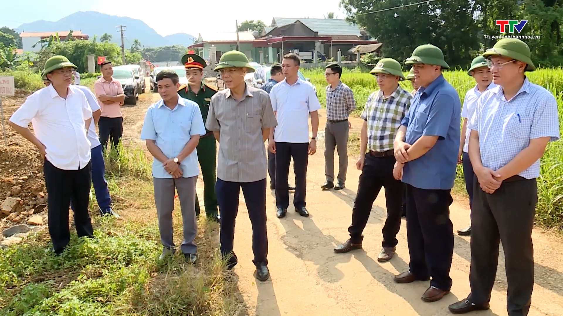 Phó Chủ tịch UBND tỉnh Đầu Thanh Tùng kiểm tra công tác phòng chống thiên tai tại Ngọc Lặc, Cẩm Thuỷ - Ảnh 2.