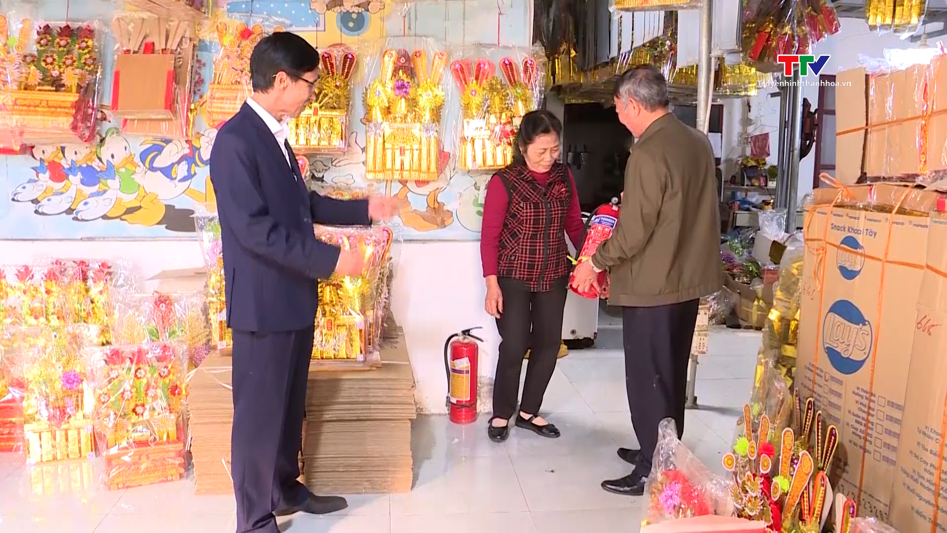 Làng nghề hoa giấy Mật Sơn chuẩn bị hàng cho Tết Nguyên đán- Ảnh 1. Làng nghề hoa giấy Mật Sơn chuẩn bị hàng cho Tết Nguyên đán- Ảnh 1.