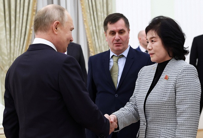 Tổng thống Nga tiếp đón Bộ trưởng Ngoại giao Triều Tiên tại Điện Kremlin- Ảnh 1.