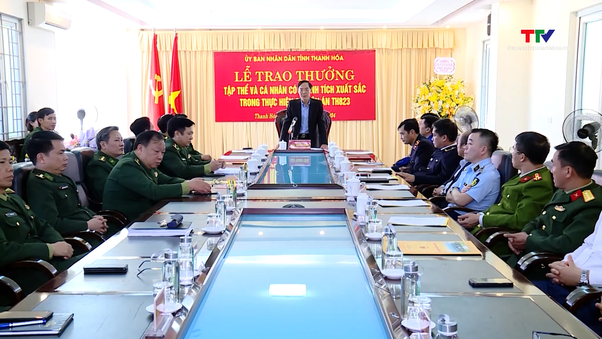 Trao thưởng cho Ban chuyên án triệt xóa đường dây ma túy từ Lào về Việt Nam- Ảnh 5.